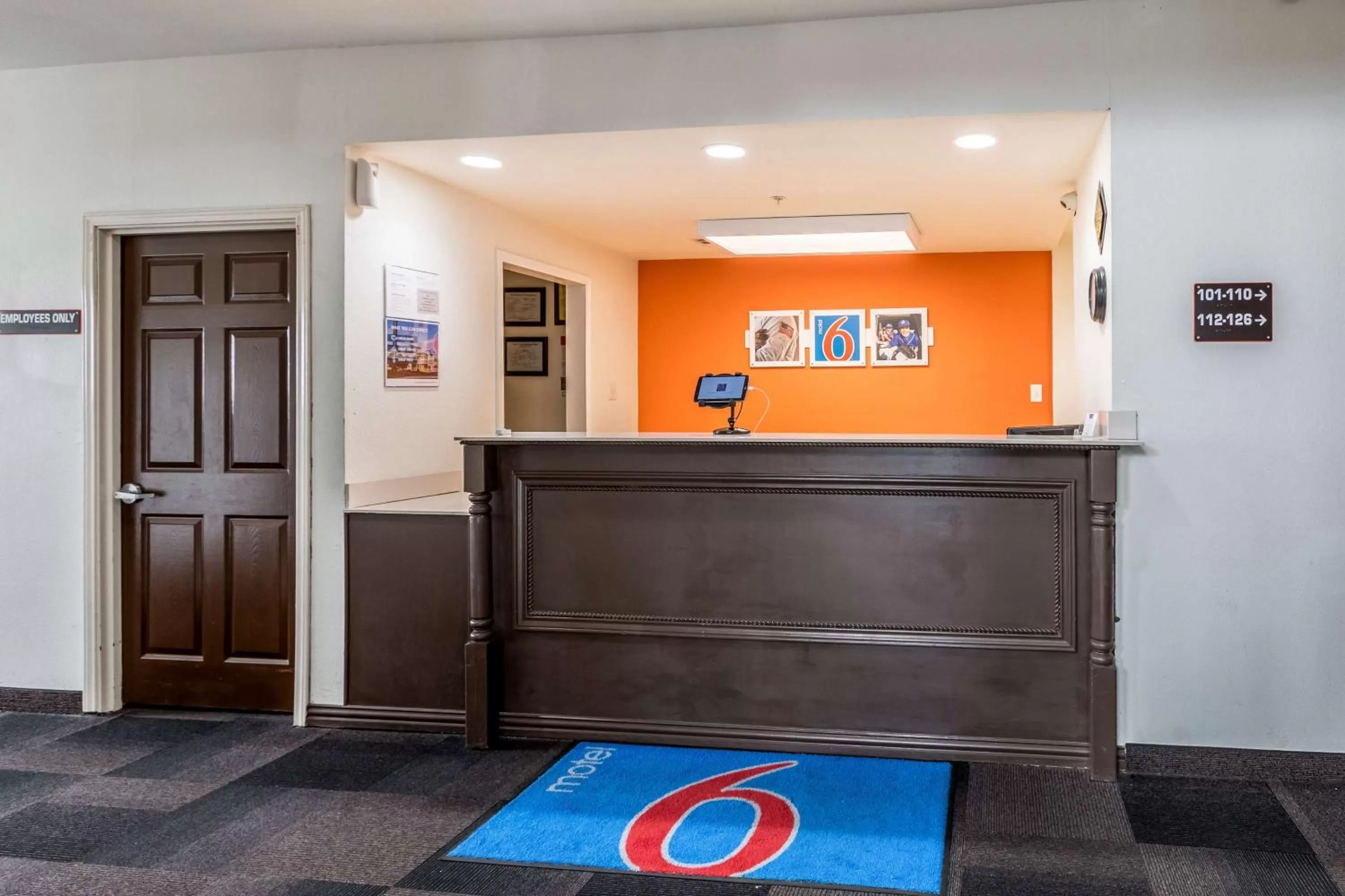 Lobby or reception in Motel 6-North Richland Hills, TX - NE Fort Worth