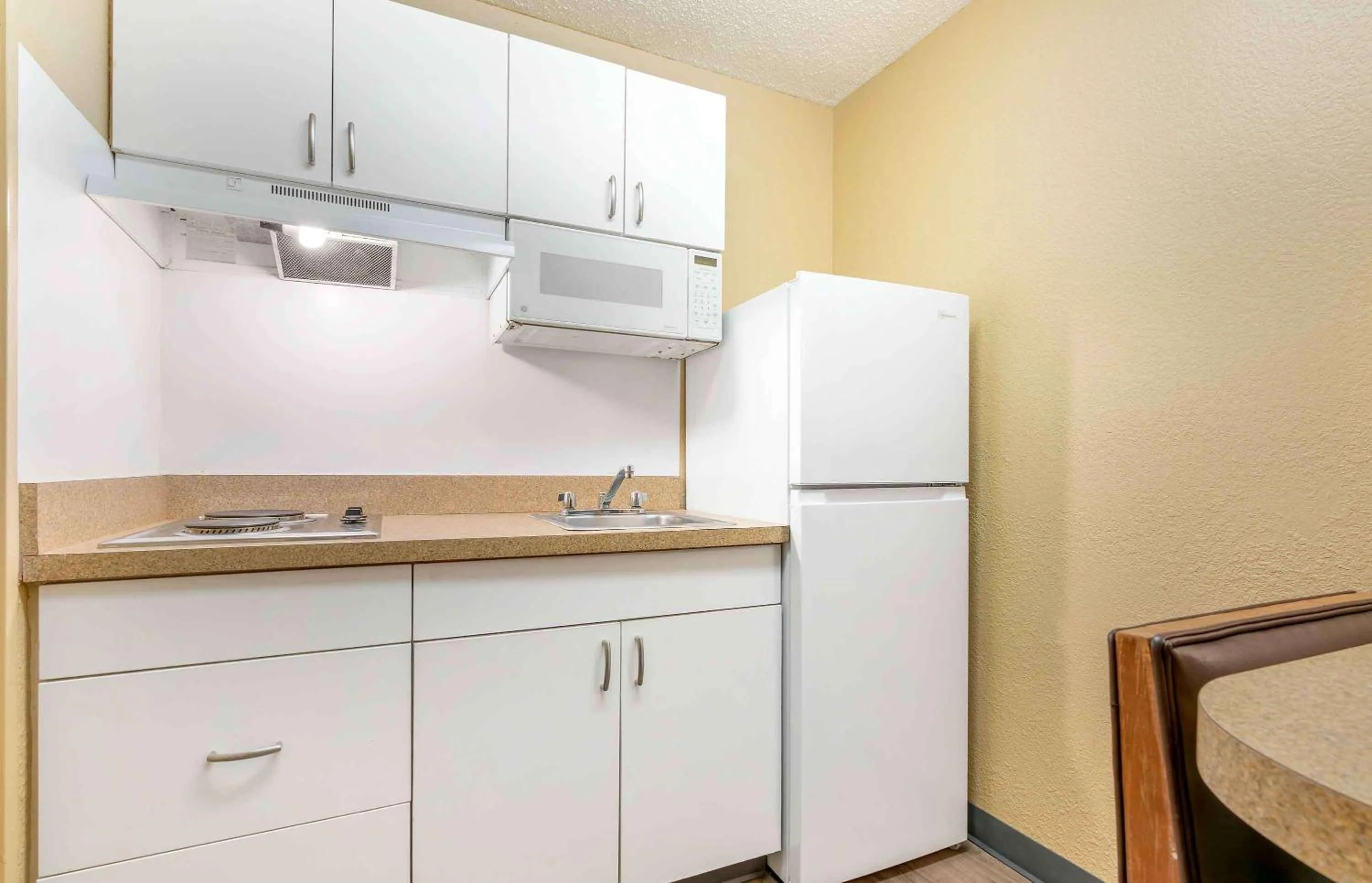 Bedroom in Extended Stay America Suites - Portland - Tigard