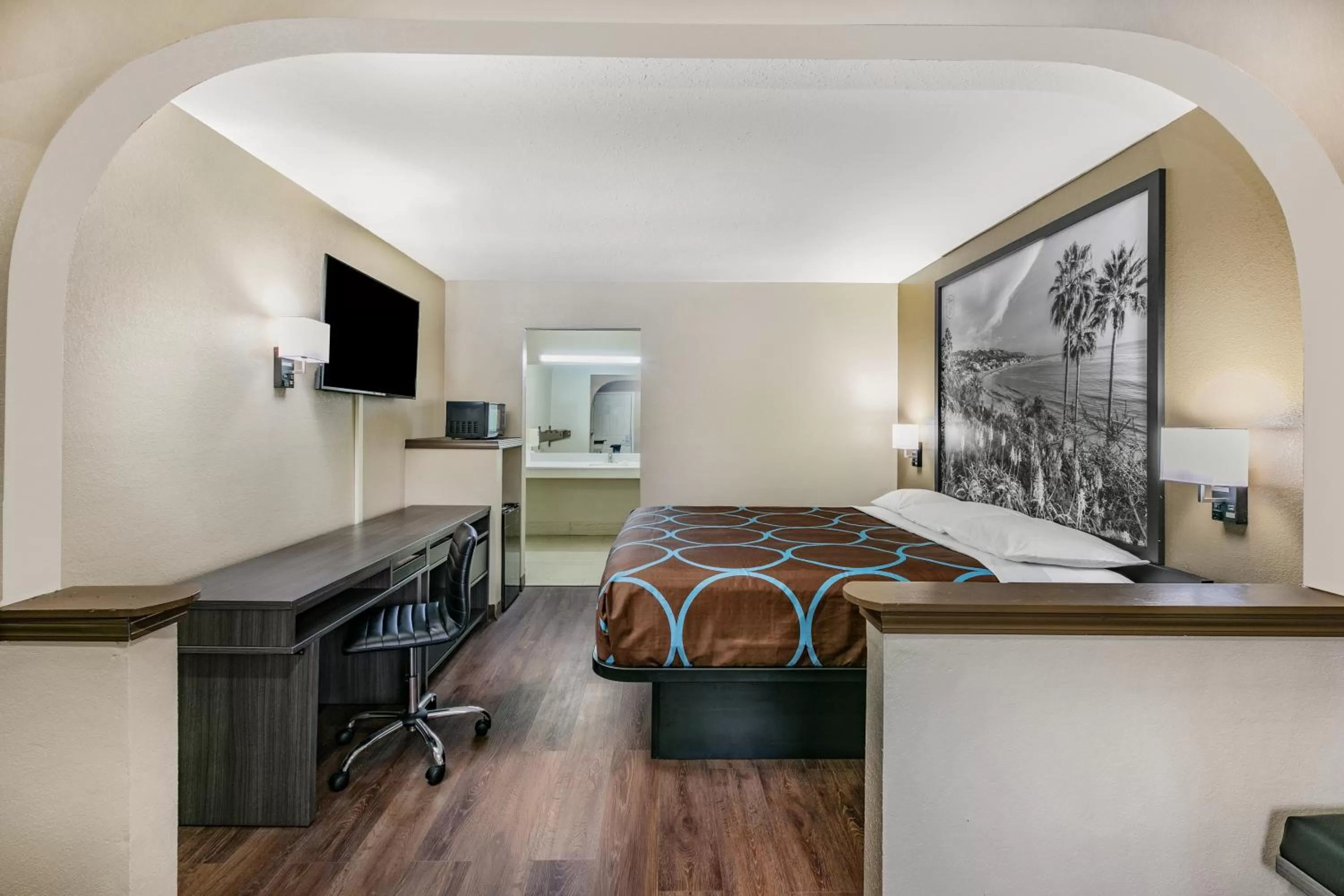 Photo of the whole room, Bed in Super 8 by Wyndham Moss Point