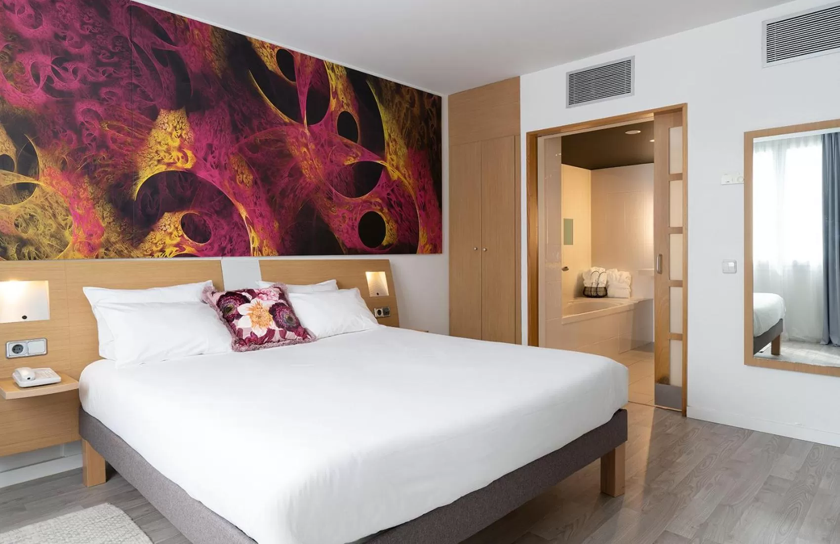 Property building, Bed in Novotel Barcelona Cornellà