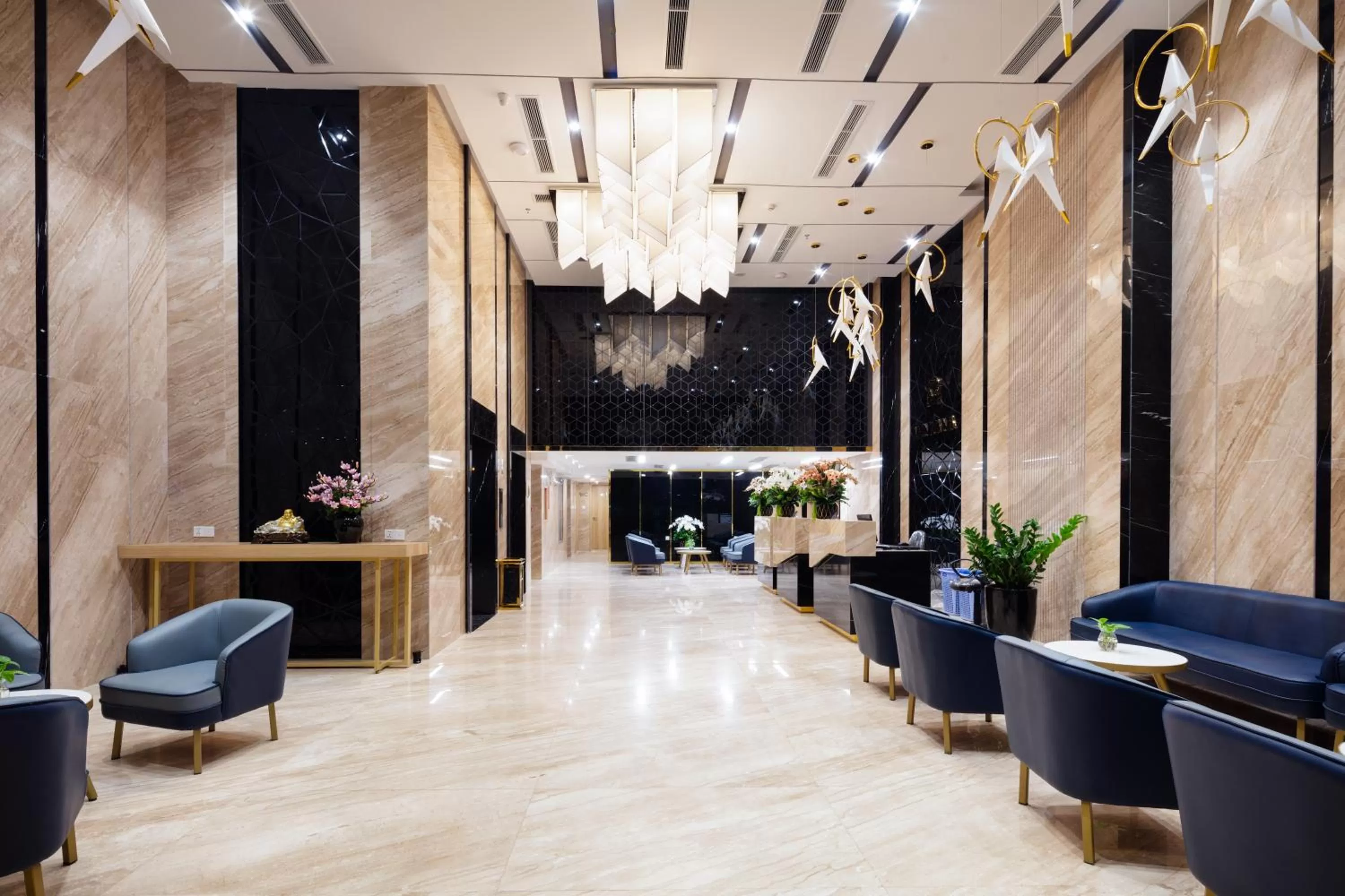 Lobby or reception in VENTANA NHA TRANG HOTEL