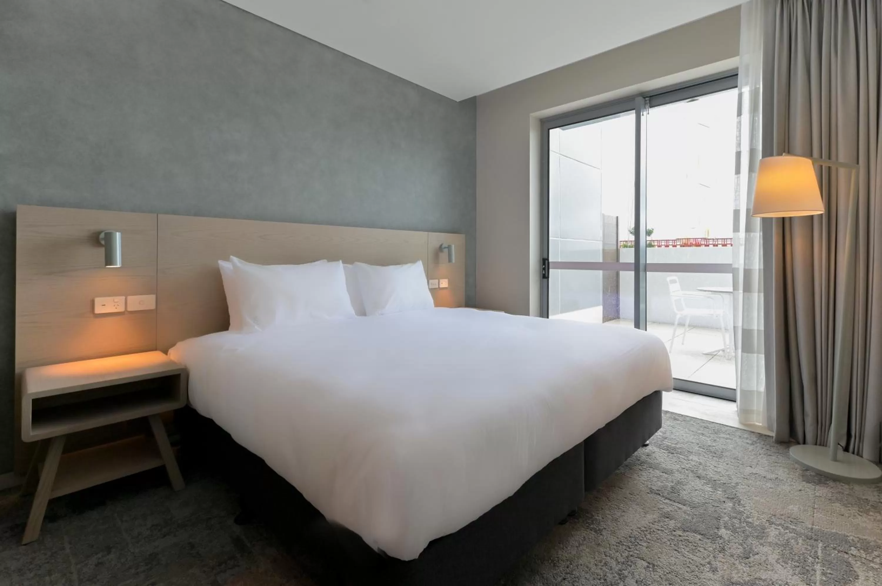 Bed in Holiday Inn Express & Suites Sunshine Coast by IHG