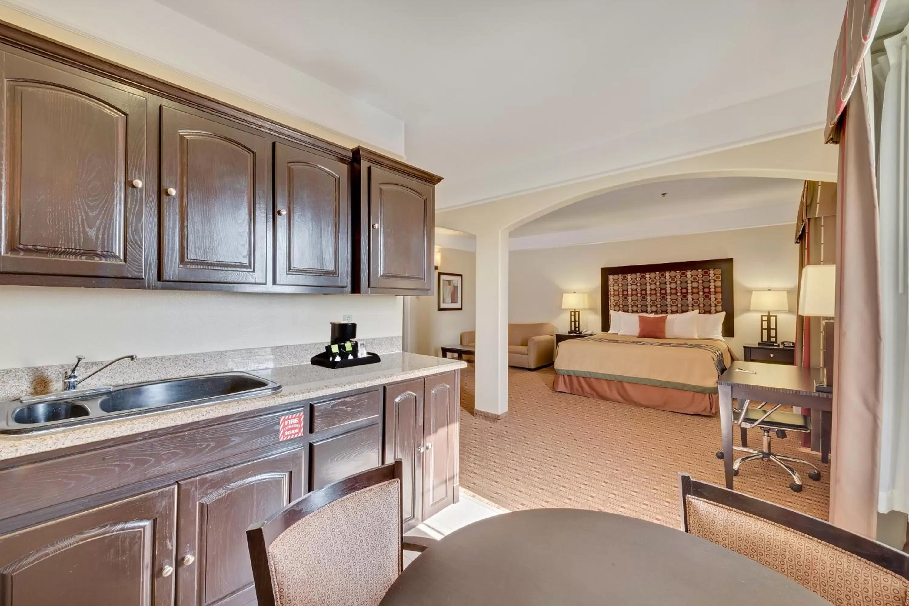 Kitchen or kitchenette in Super 8 by Wyndham Hidalgo at La Plaza Mall & Mcallen Airport