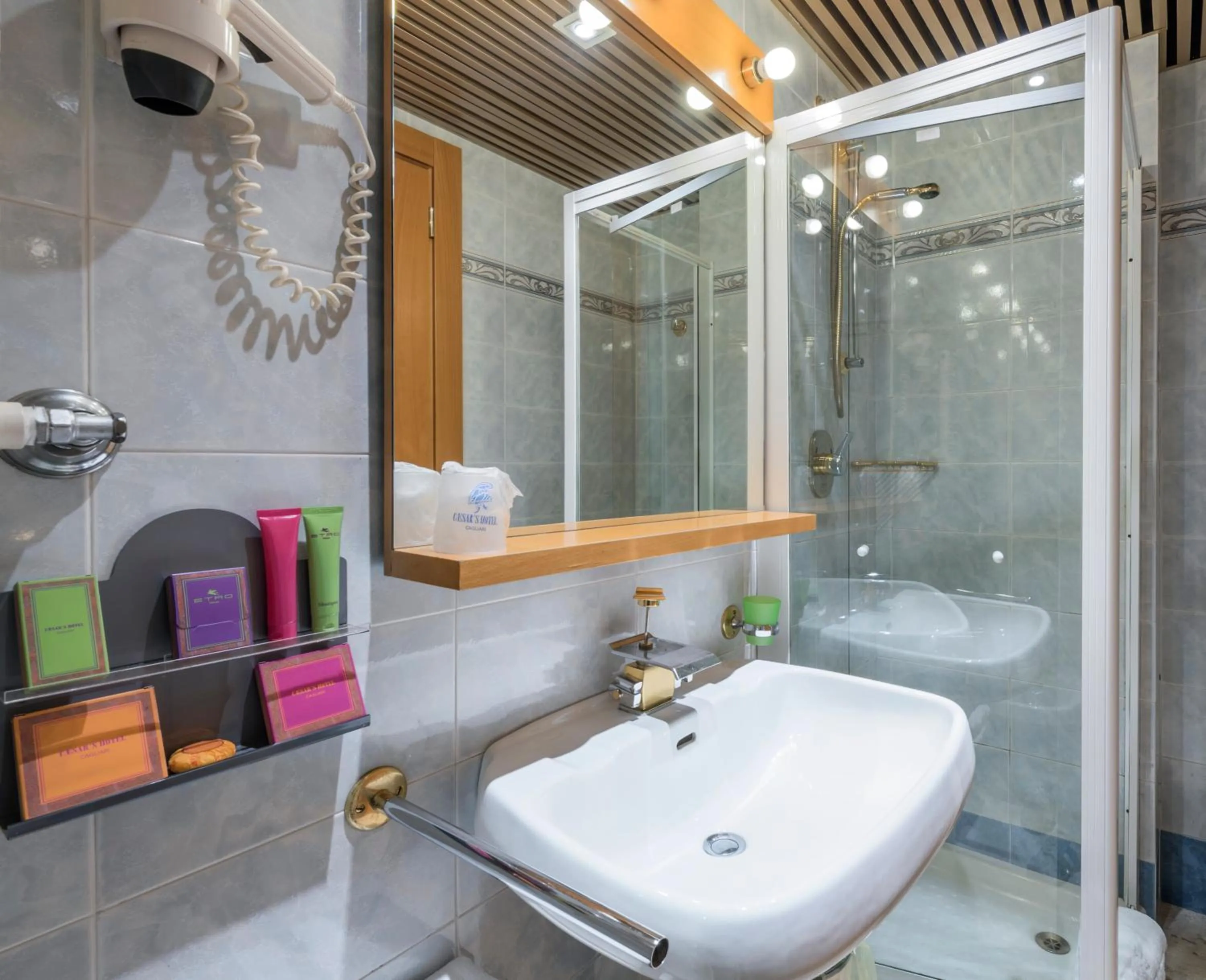 Shower in Caesar's Hotel