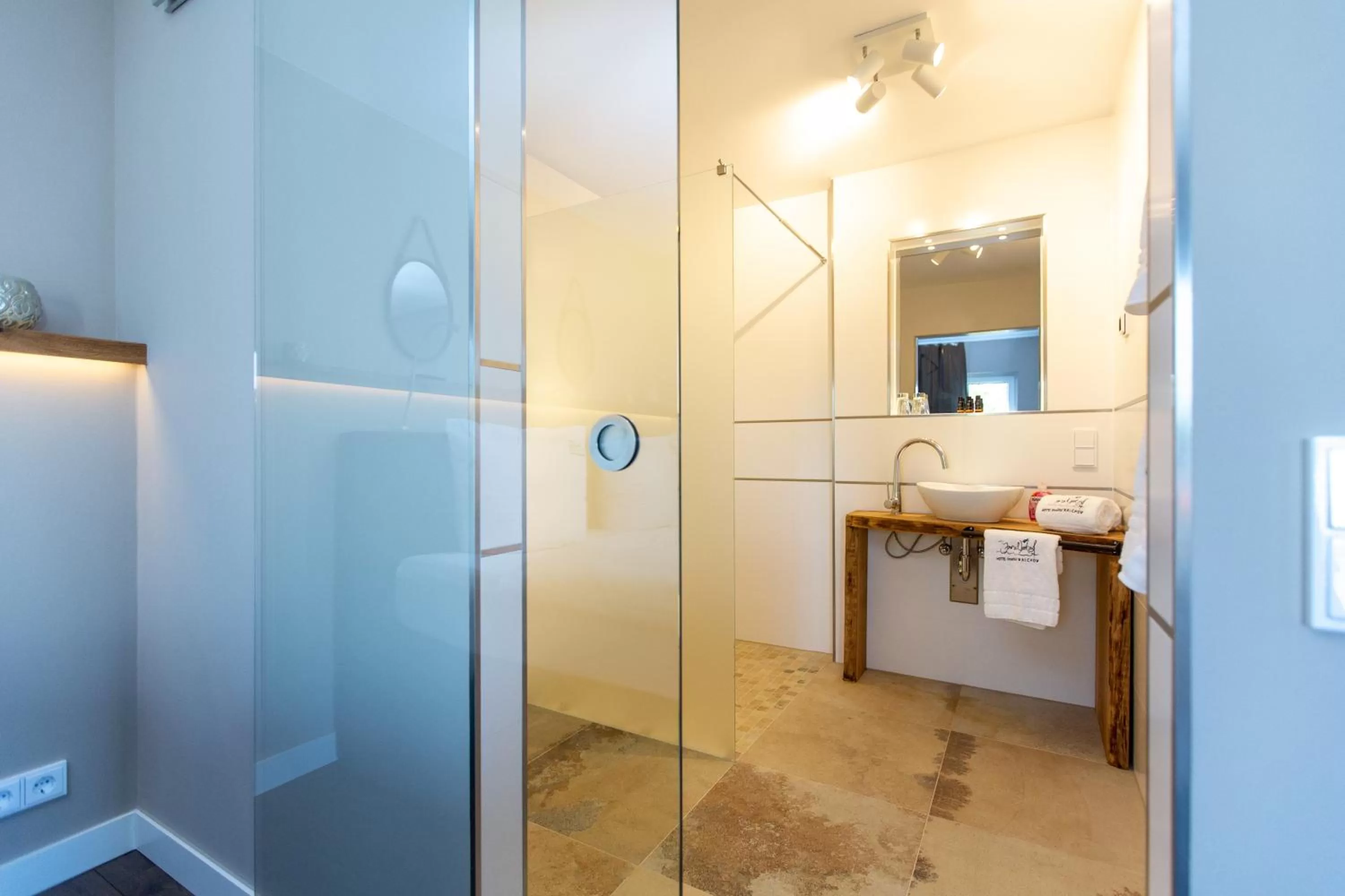 Facility for disabled guests, Bathroom in Hotel Inselhof