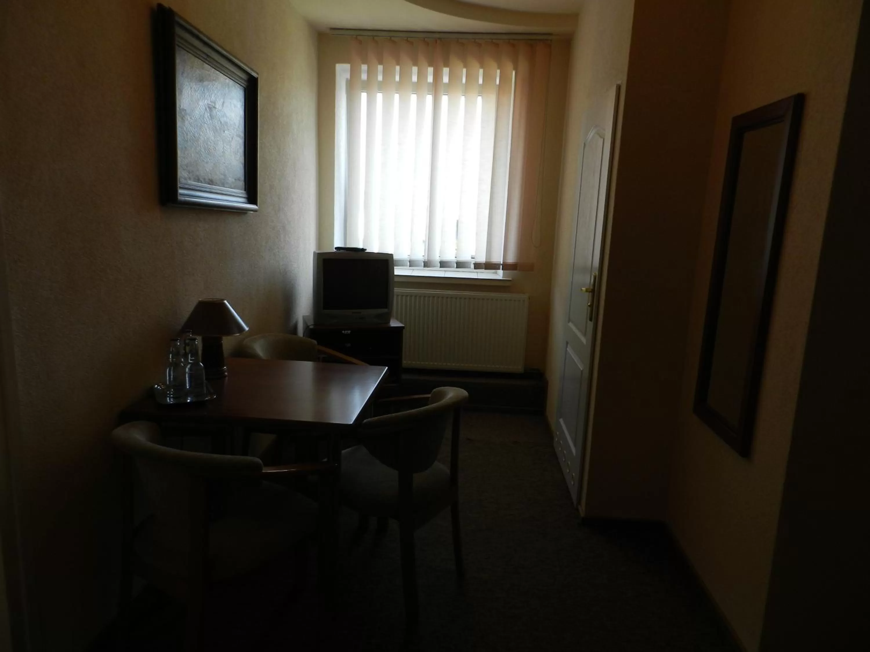 TV/Entertainment Center in Hotel Restauracja Twist