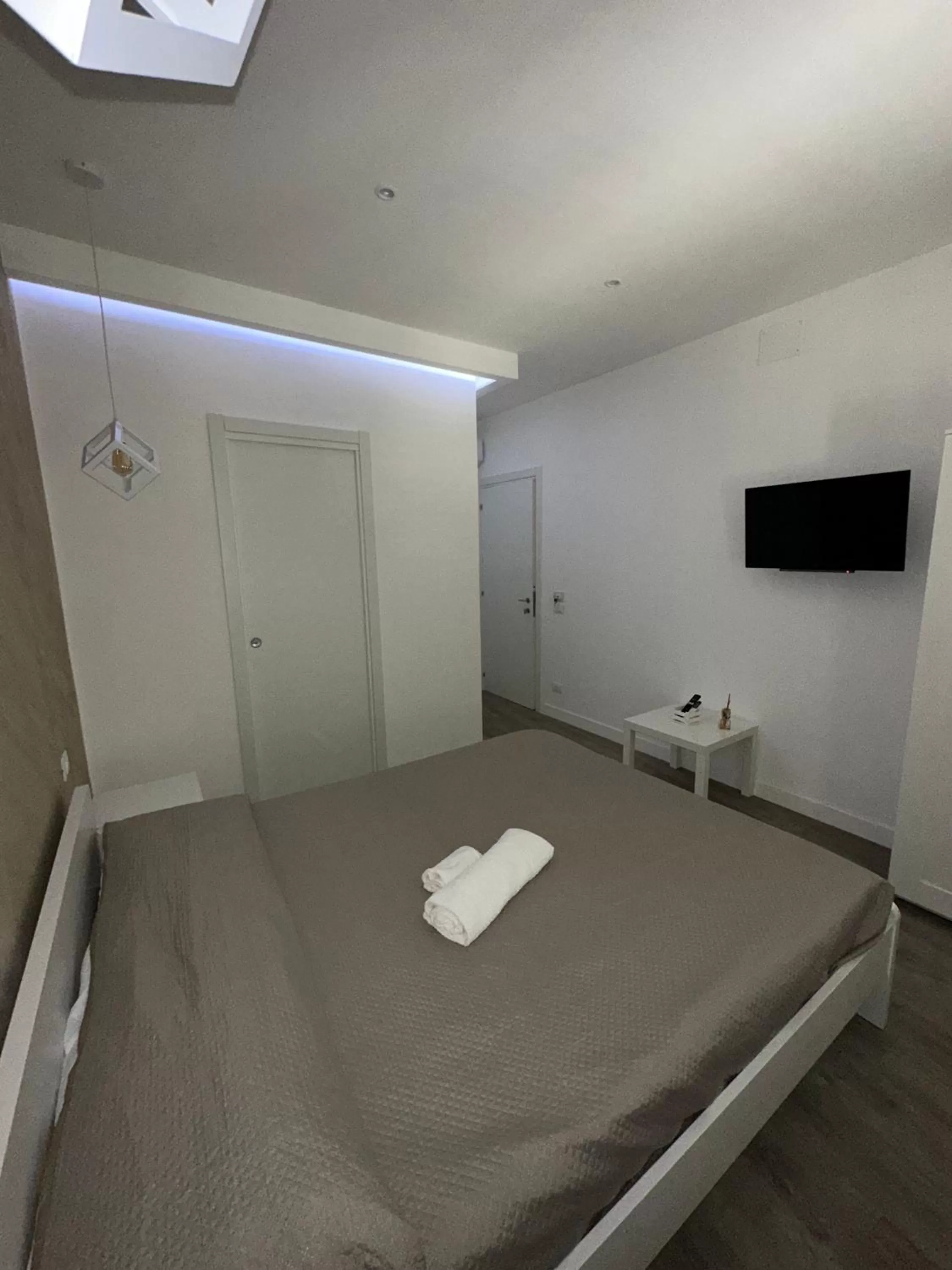 Photo of the whole room, Bed in ABT L'AURA