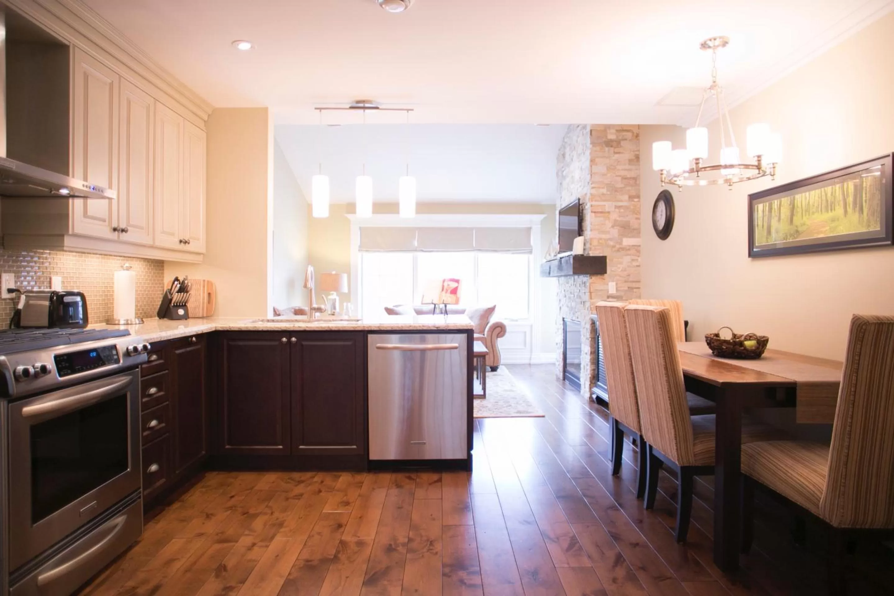 Kitchen or kitchenette in 124 on Queen Hotel & Spa