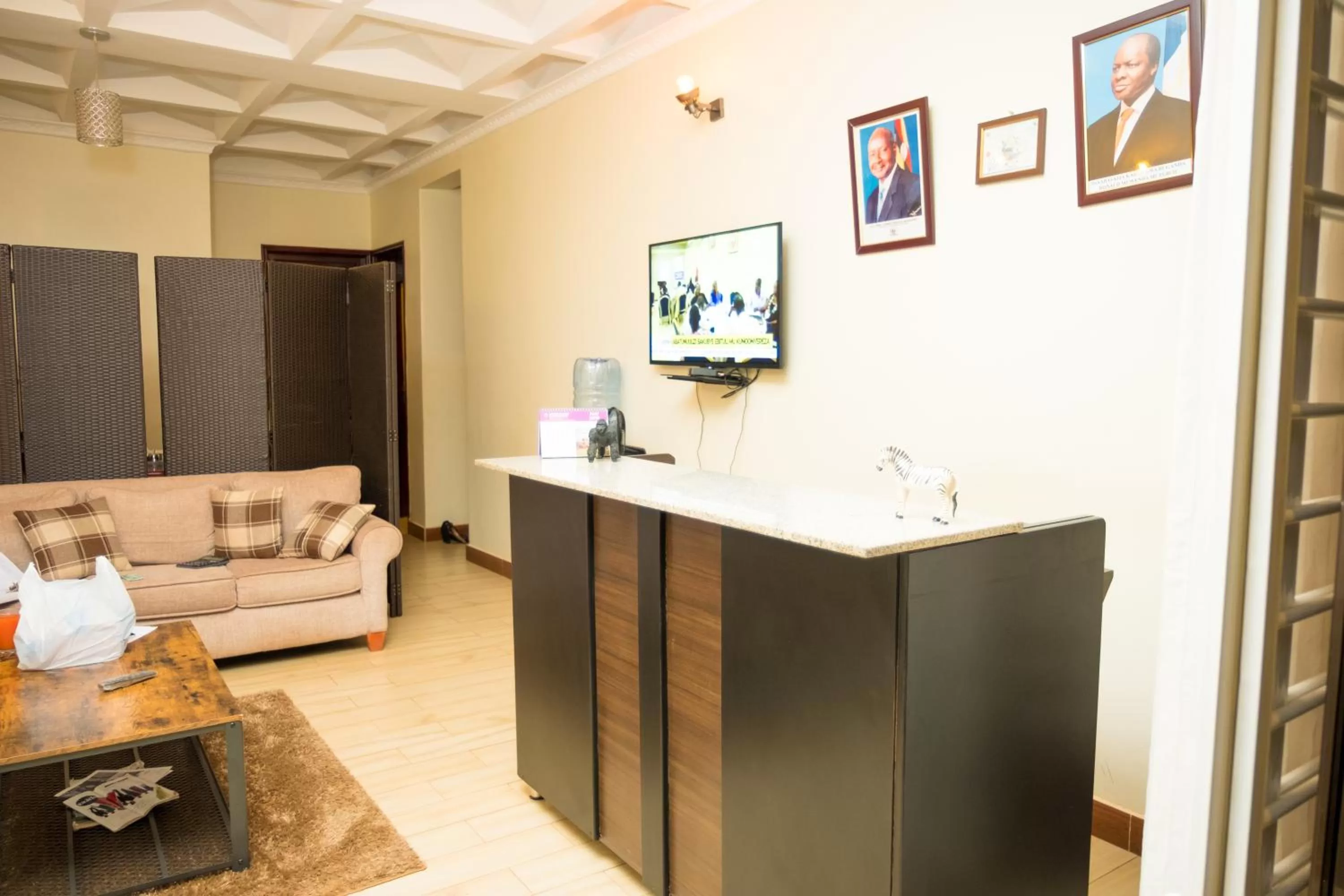 Lobby or reception, TV/Entertainment Center in Kampala Suburbs Apartment
