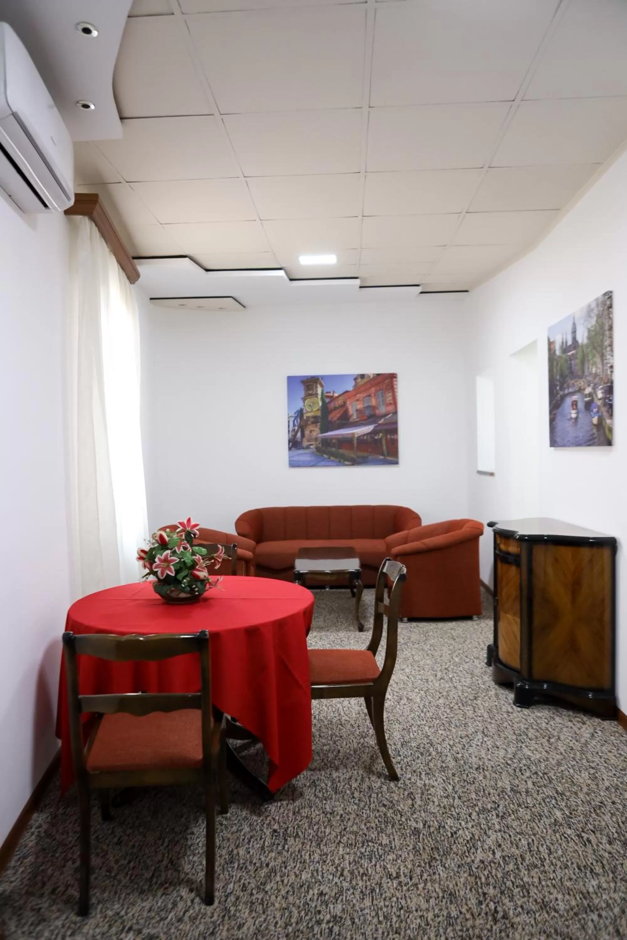 Seating Area in NO PROBLEM