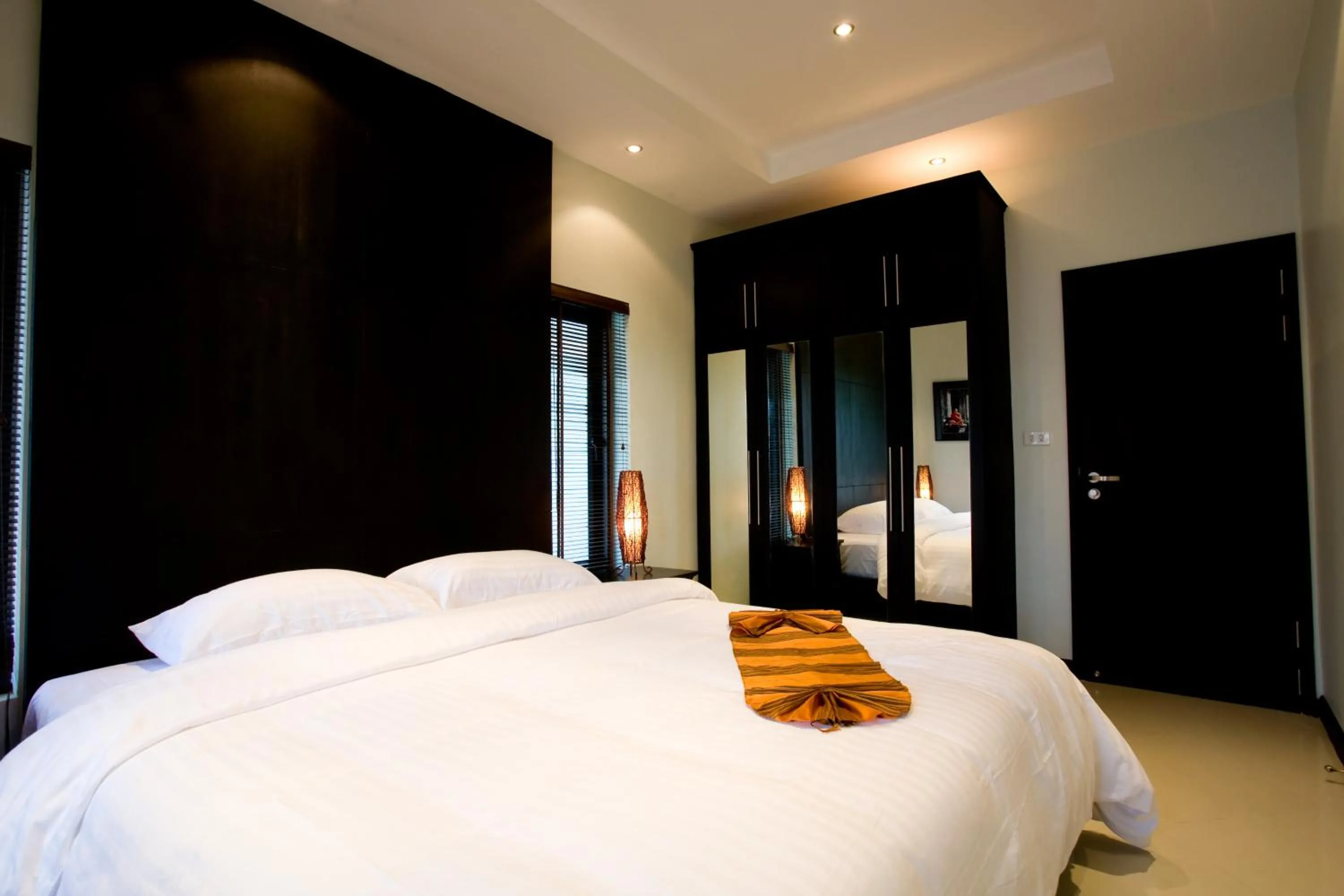 Photo of the whole room, Bed in Palm Grove Resort, Pattaya