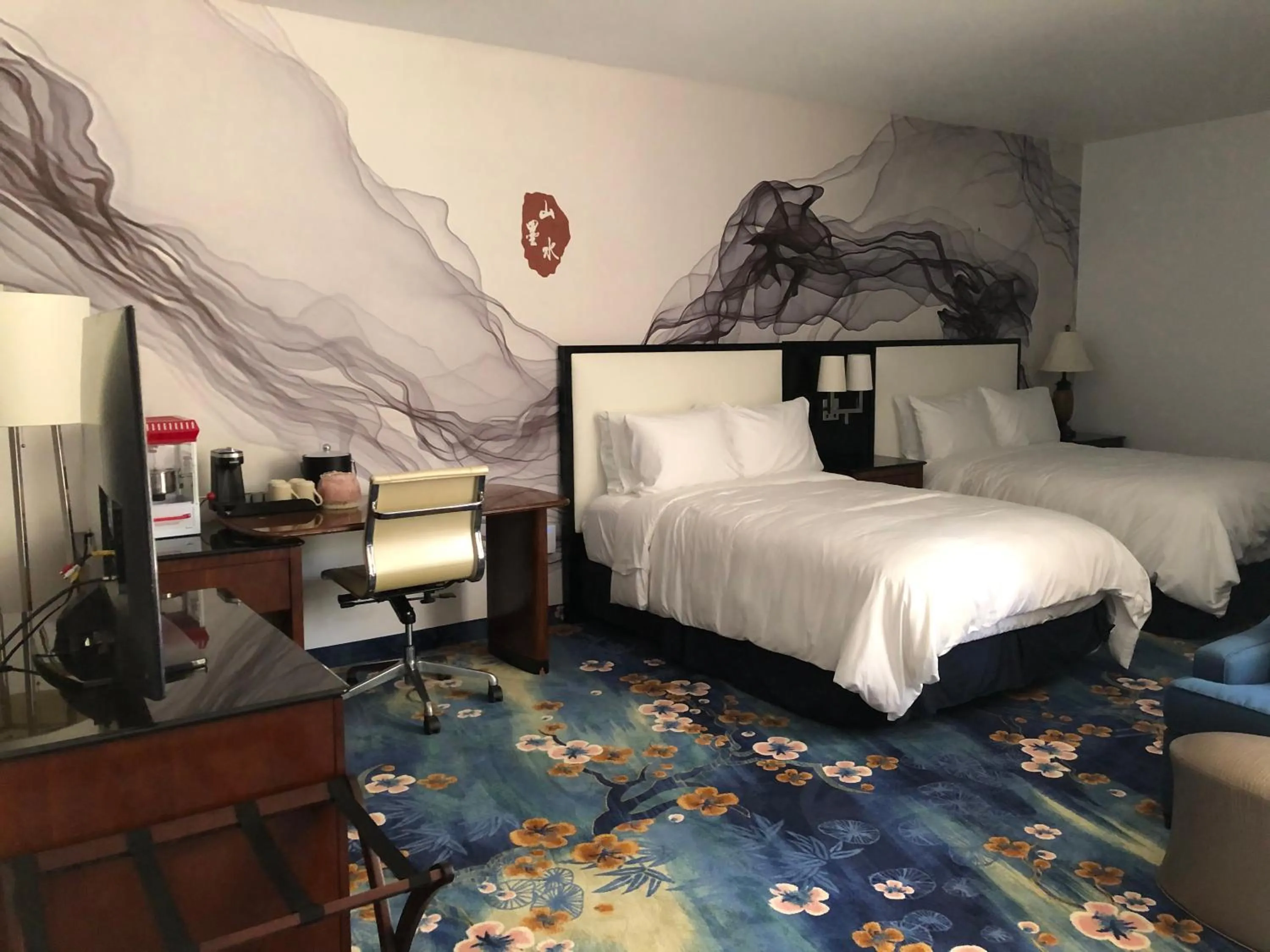 Bed in Wangshi China Palace