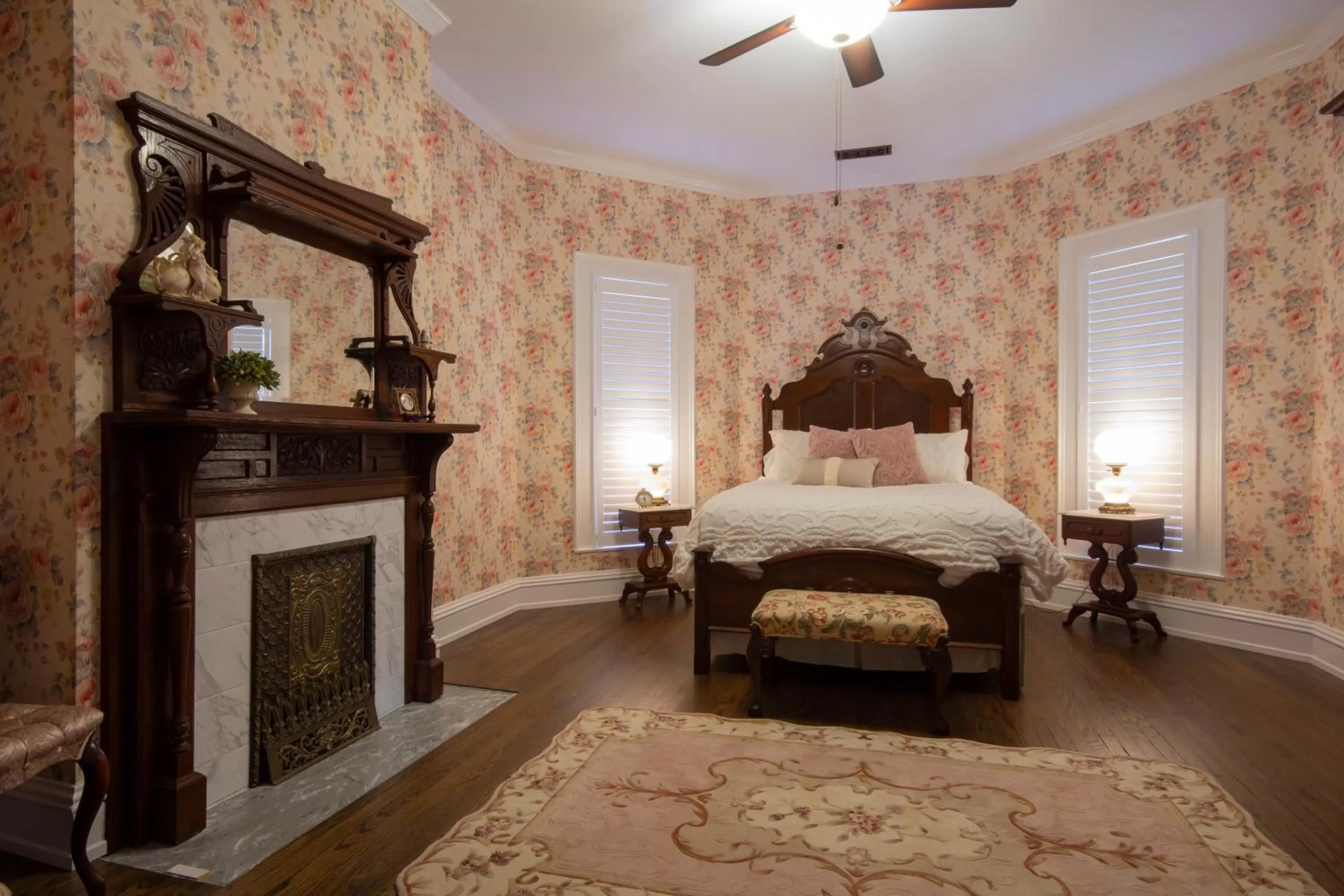 Bedroom, Bed in Belle Louise Historic Bed & Breakfast