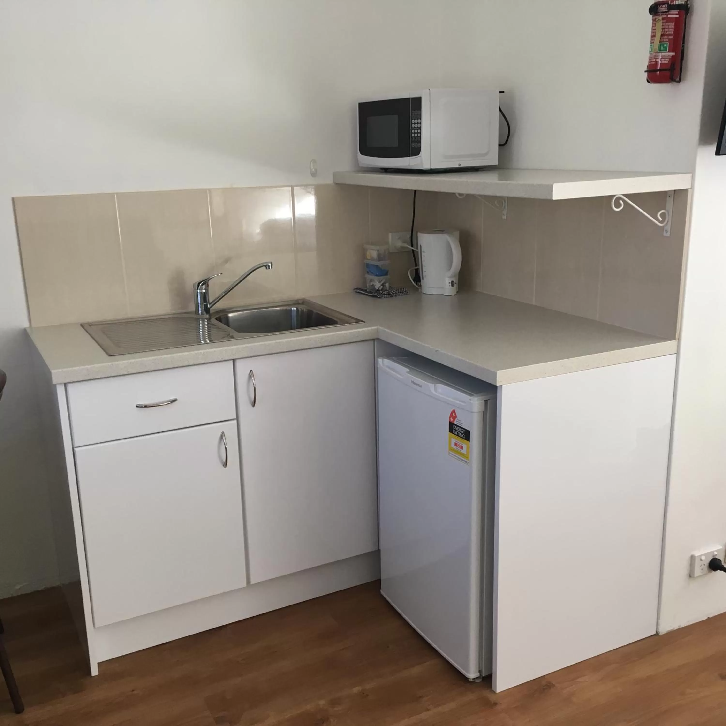 Kitchen or kitchenette in Forster and Wallis Lake Motel