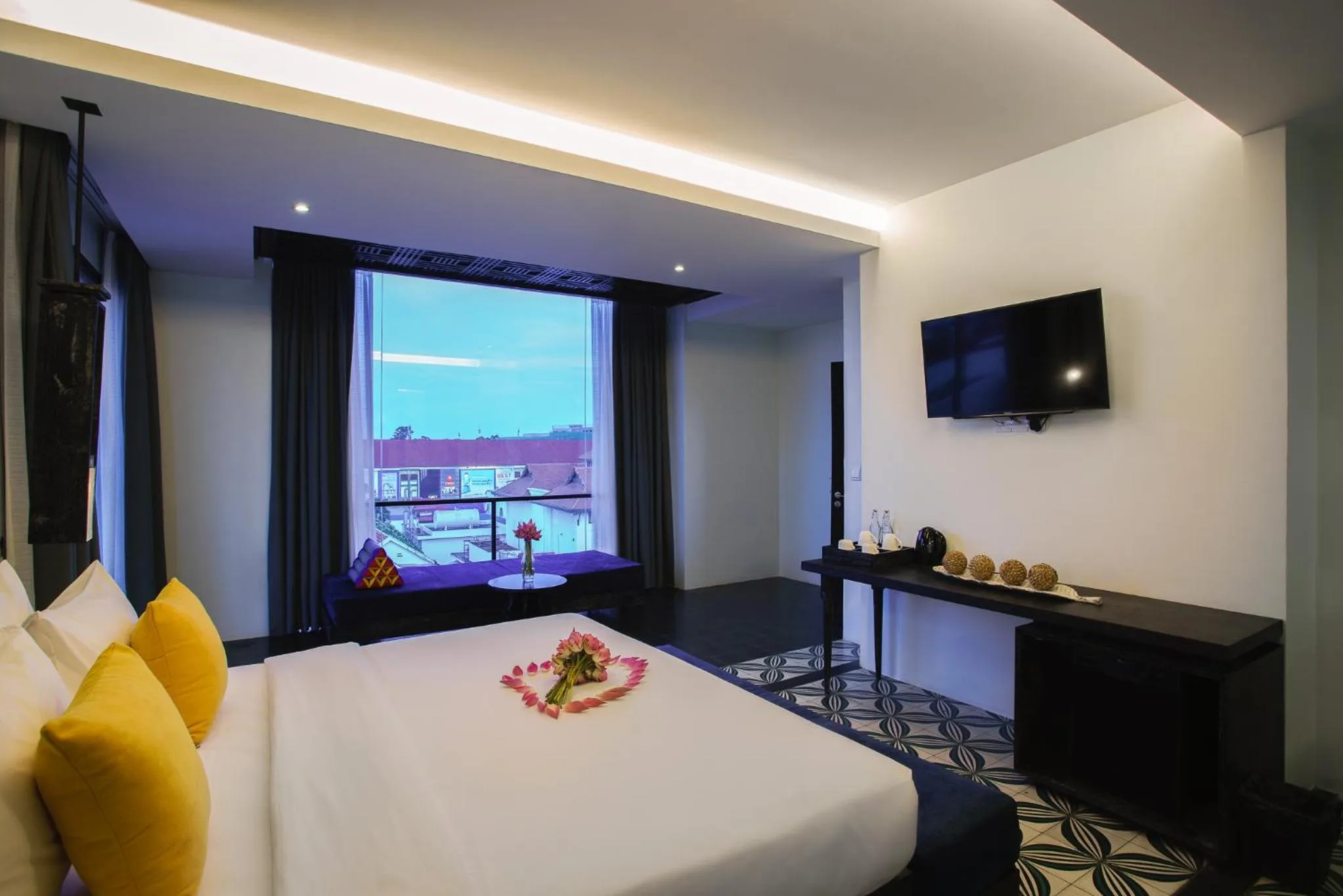 Photo of the whole room, Bed in Monthara Angkor Residence