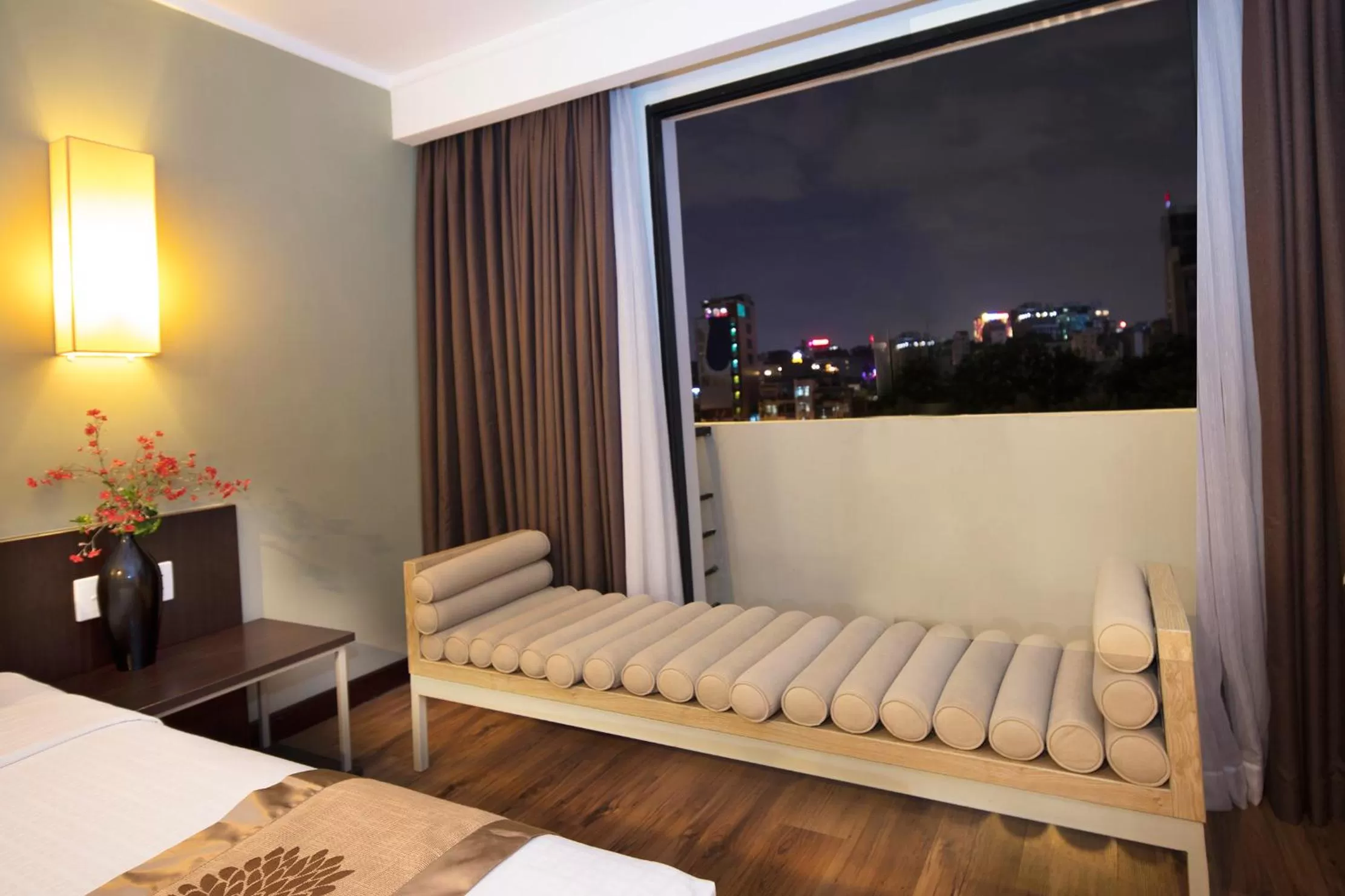 Bedroom, Bed in Vien Dong Hotel - Near Bui Vien Walking Street