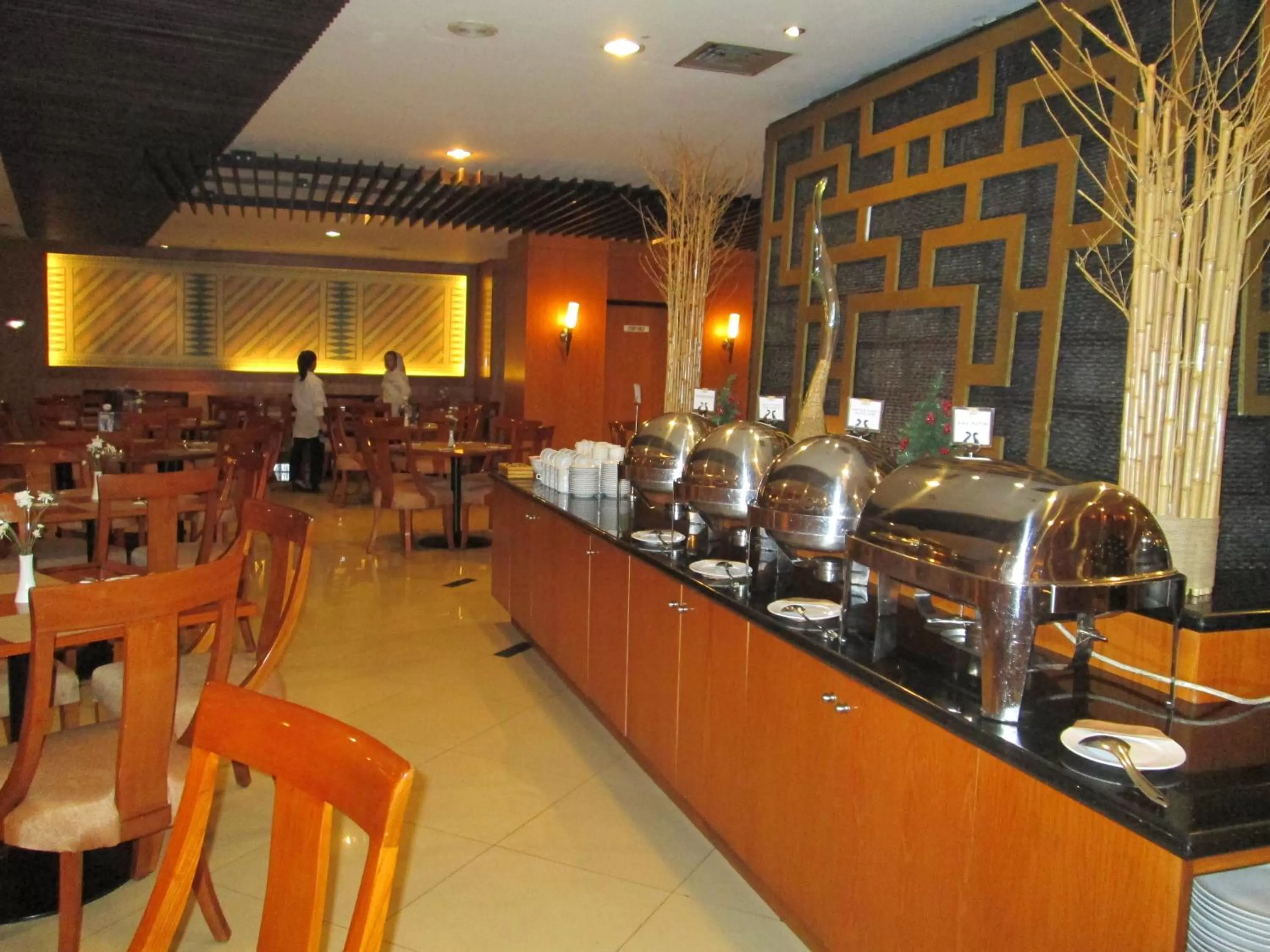 Restaurant/places to eat in Grand Pasundan Convention Hotel