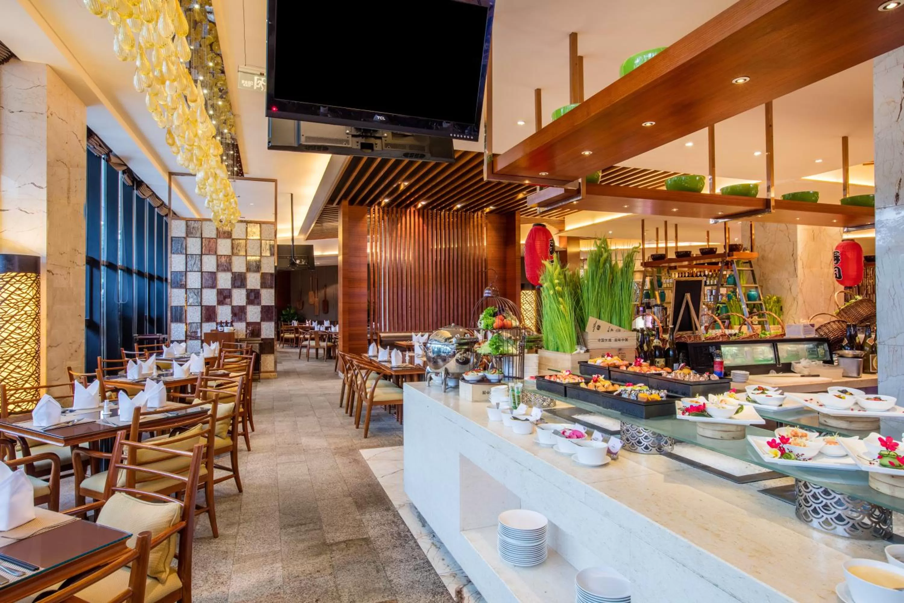 Restaurant/places to eat in Crowne Plaza Sanya City Center by IHG