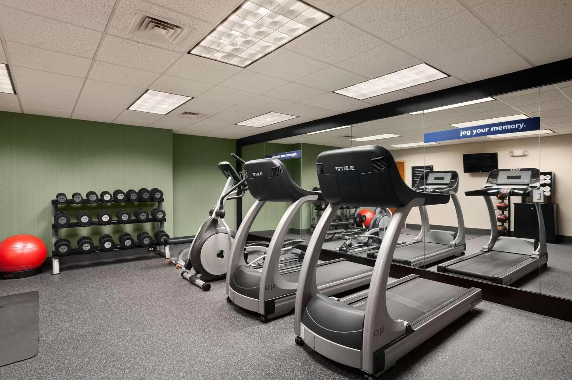 Fitness centre/facilities in Hampton Inn Waterville