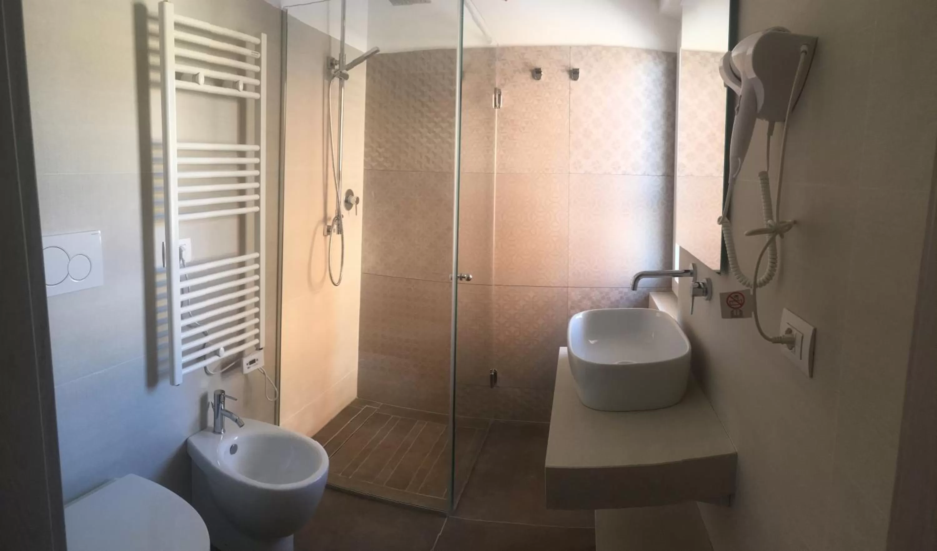 Bathroom in Robin Rooms