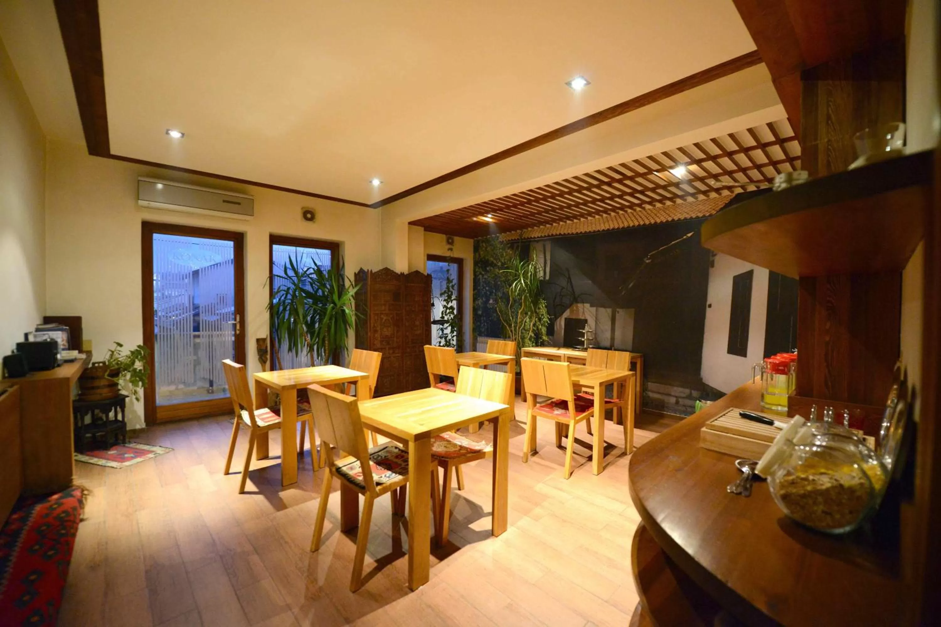 Restaurant/Places to Eat in Garni Hotel Konak