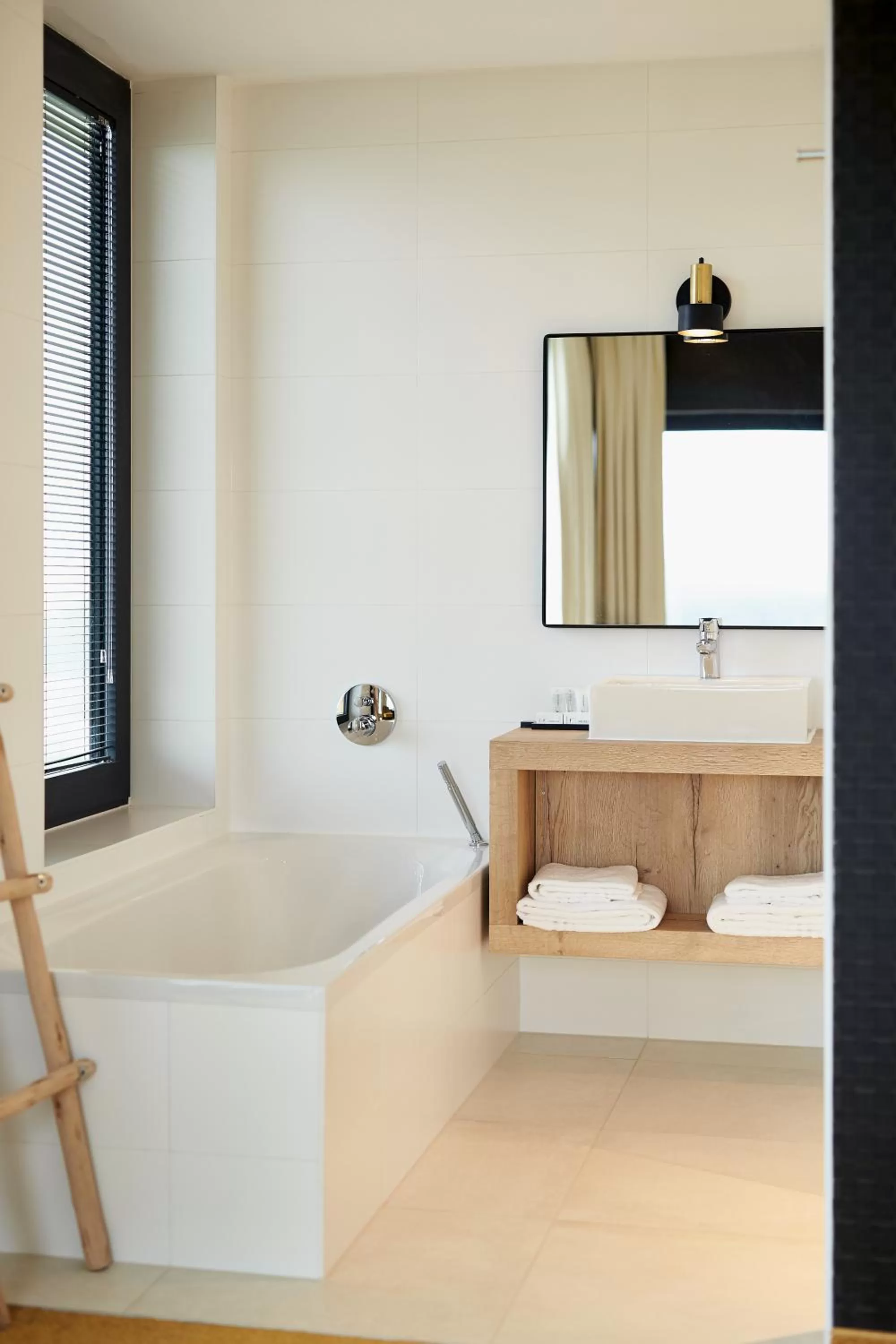 Bathroom, Bed in Van Der Valk Luxembourg Arlon