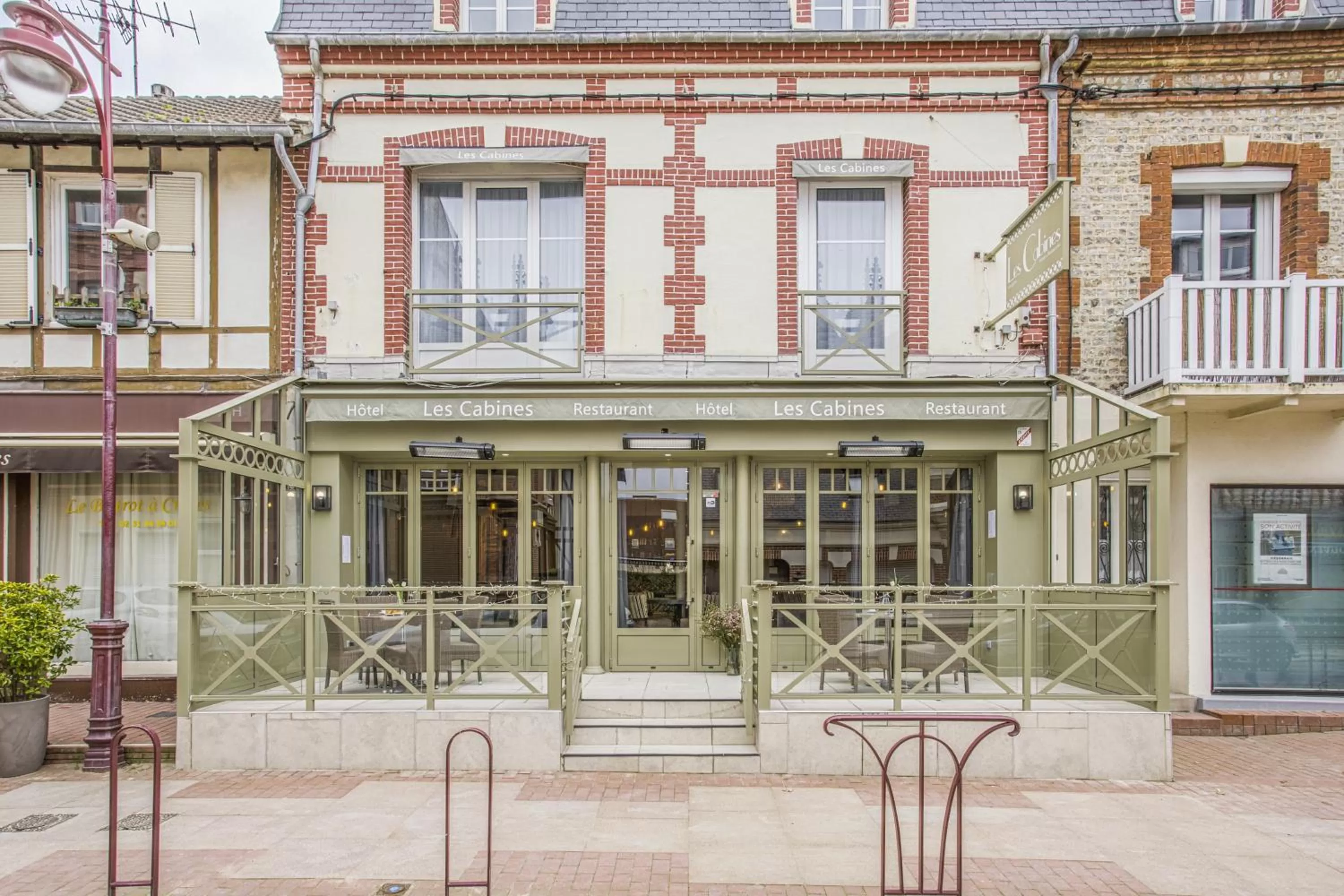 Facade/entrance in Les Cabines