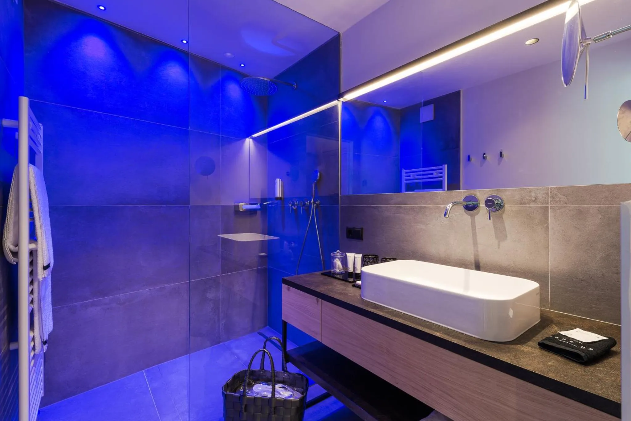 Shower in Hotel Das Dorner