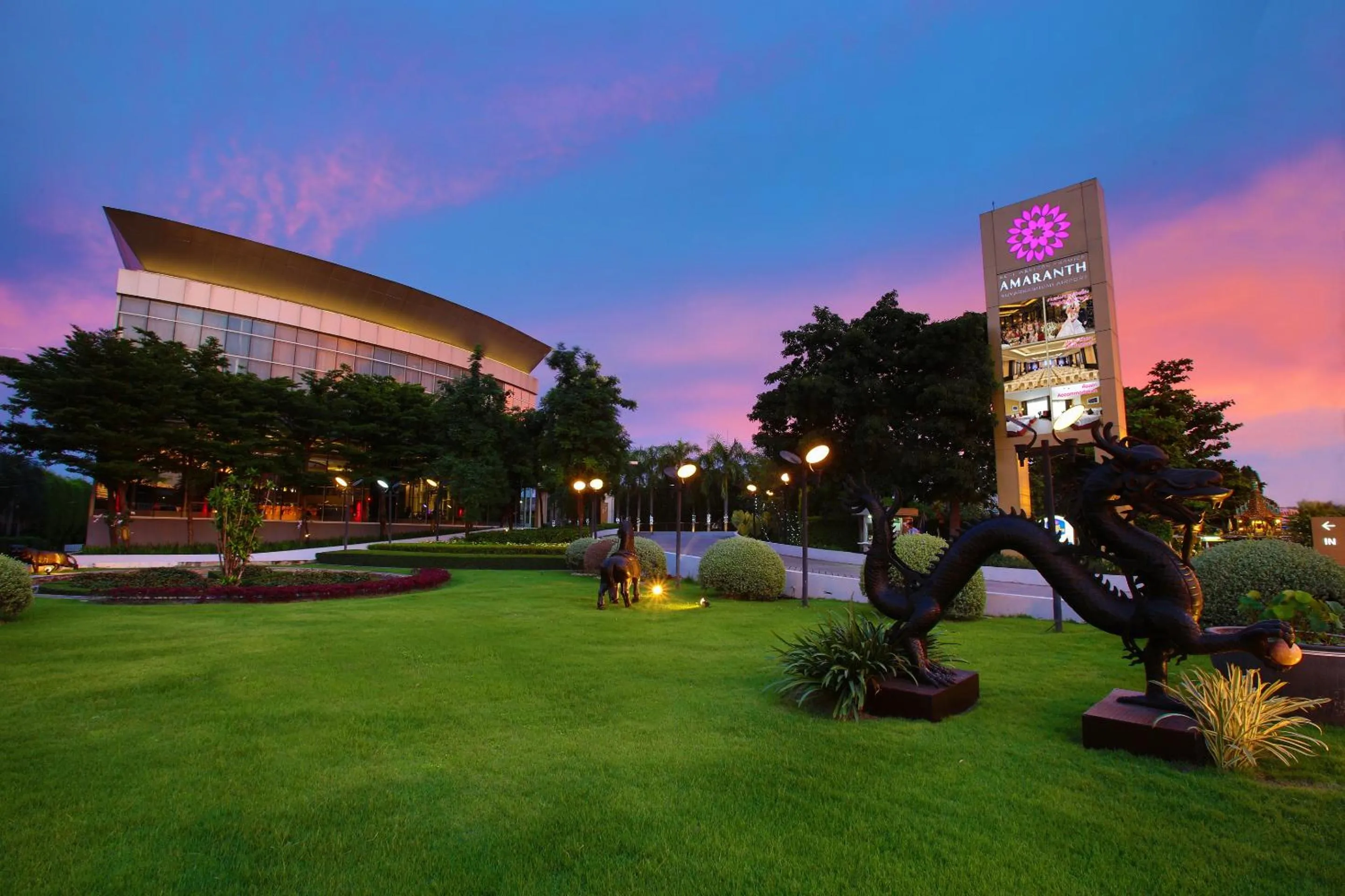 Property building in Amaranth Suvarnabhumi Hotel - Free Suvarnabhumi Airport Shuttle