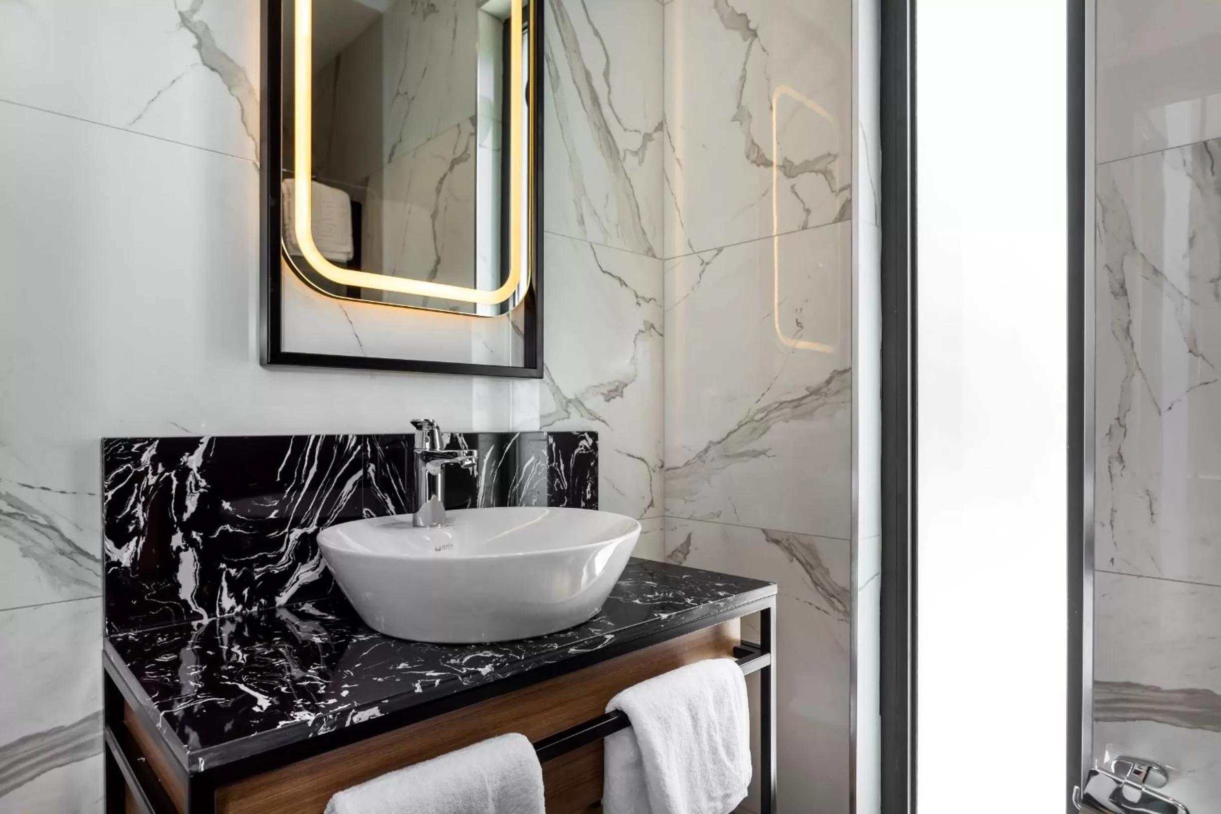 Bathroom in Nox Suite Rezidans