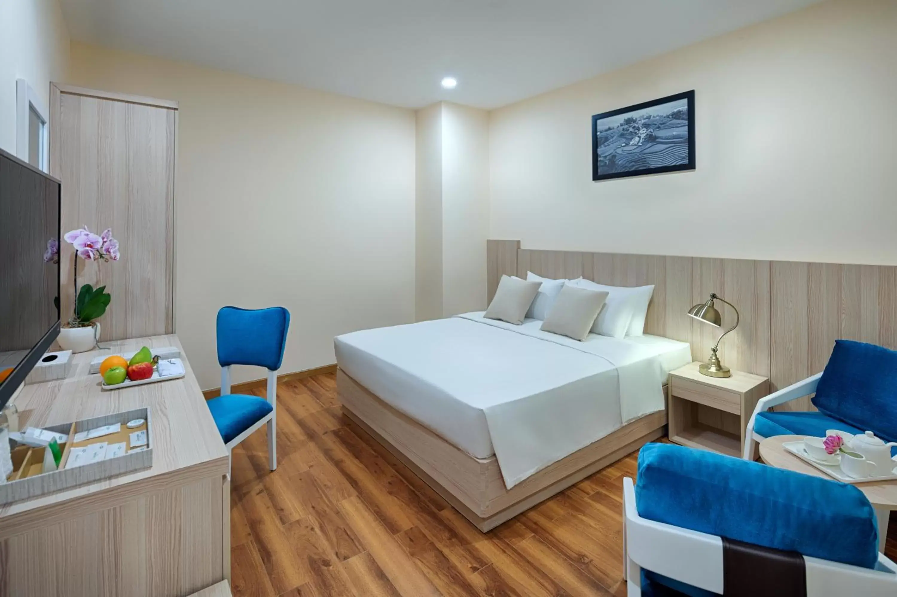 Garda Deluxe Double in Happy Life Grand Hotel & Rooftop Skybar Garda Deluxe Double in Happy Life Grand Hotel & Rooftop Skybar