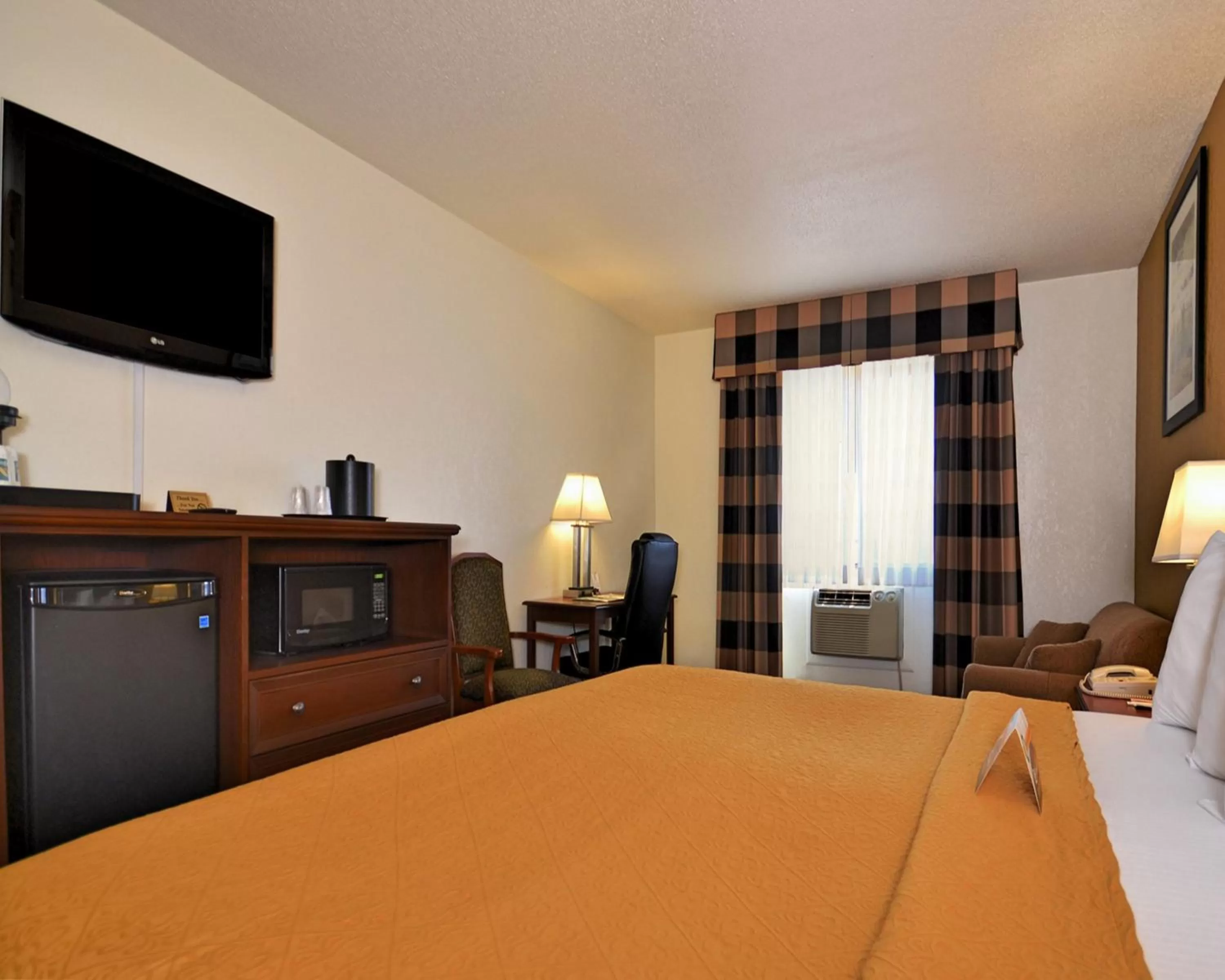 Queen Room - Non-Smoking in Quality Inn Oacoma - Chamberlain