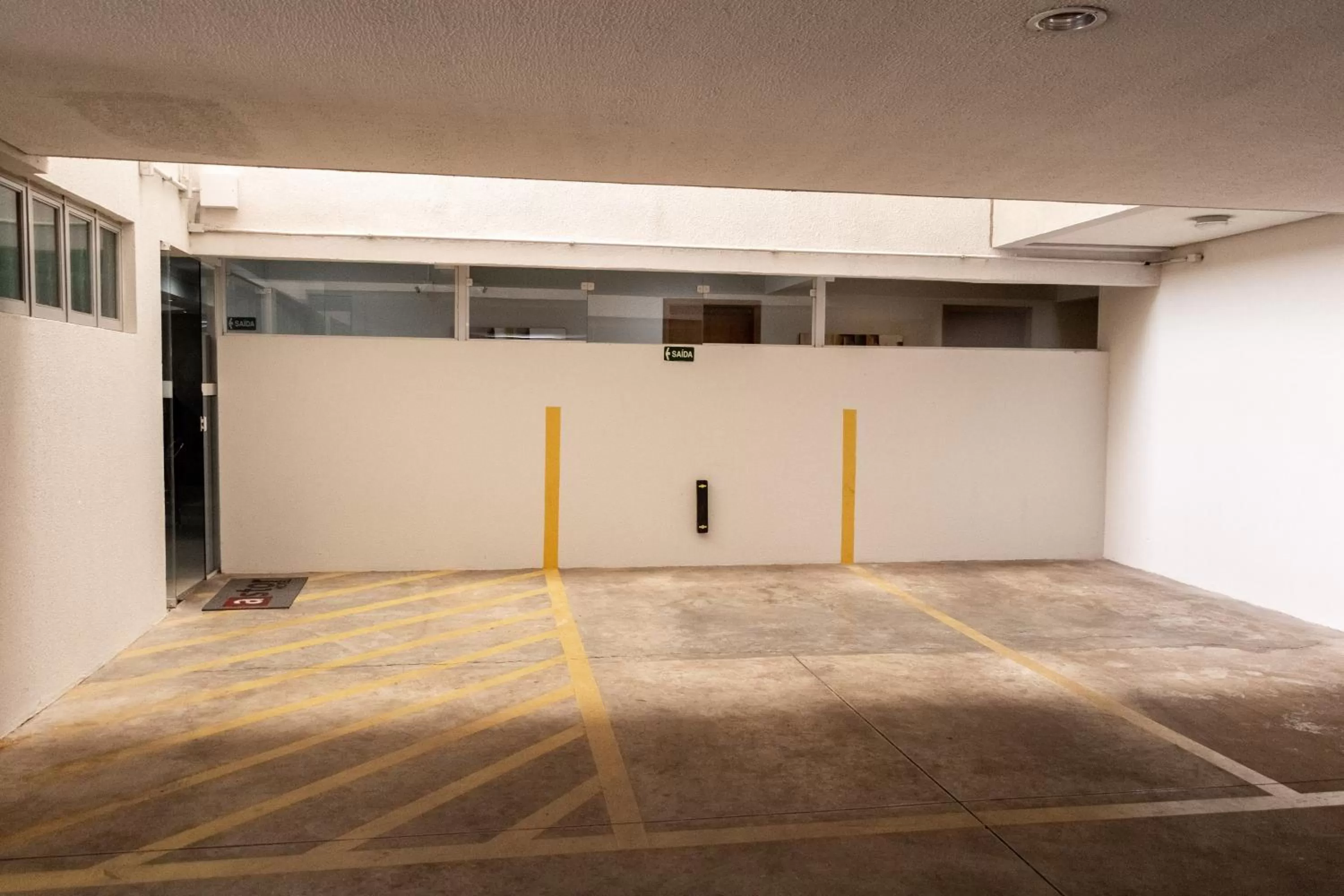 Parking in Astor Hotel