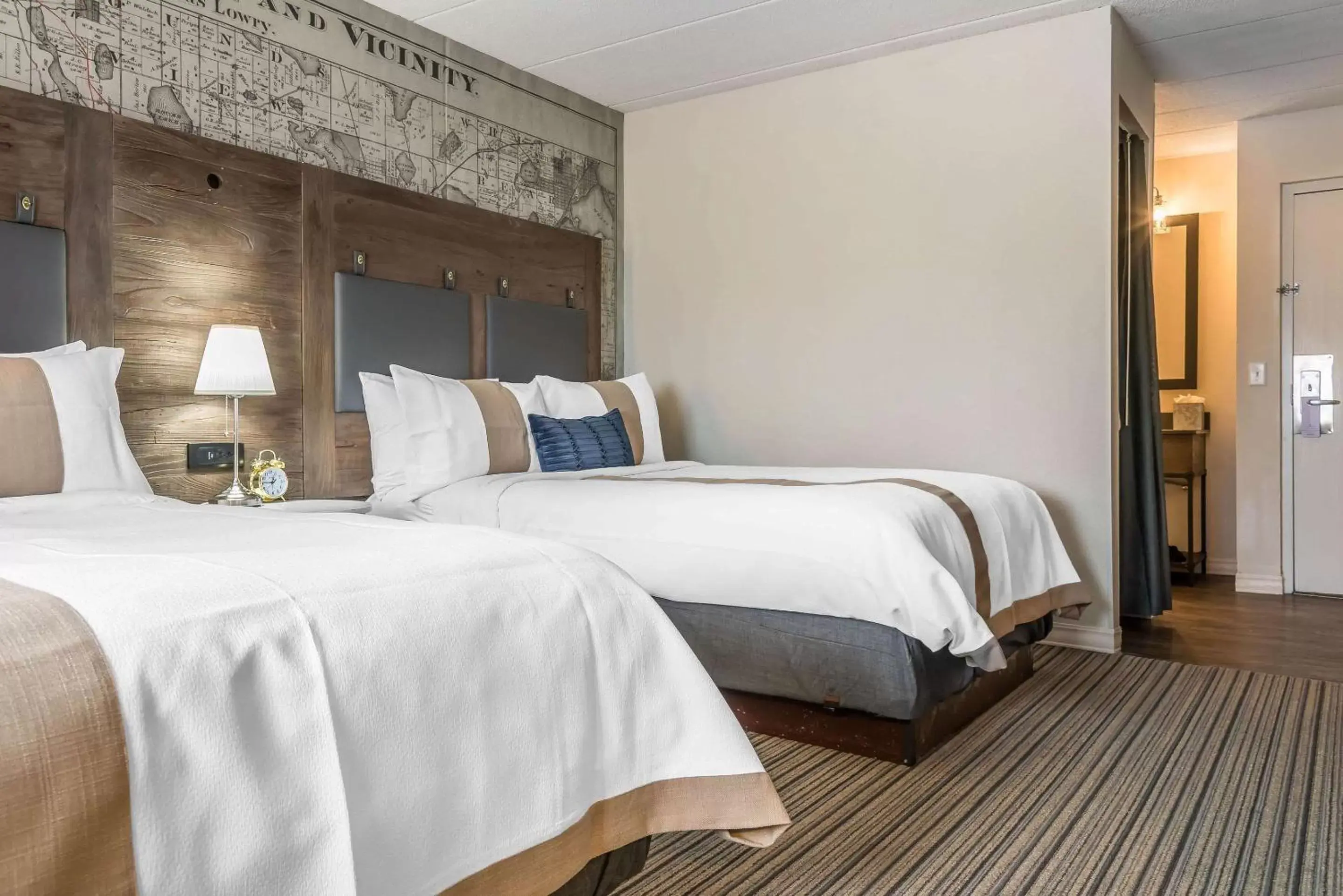 Double Room with Two Double Beds - Disability Access/Non-Smoking in enVision Hotel Saint Paul South Double Room with Two Double Beds - Disability Access/Non-Smoking in enVision Hotel Saint Paul South