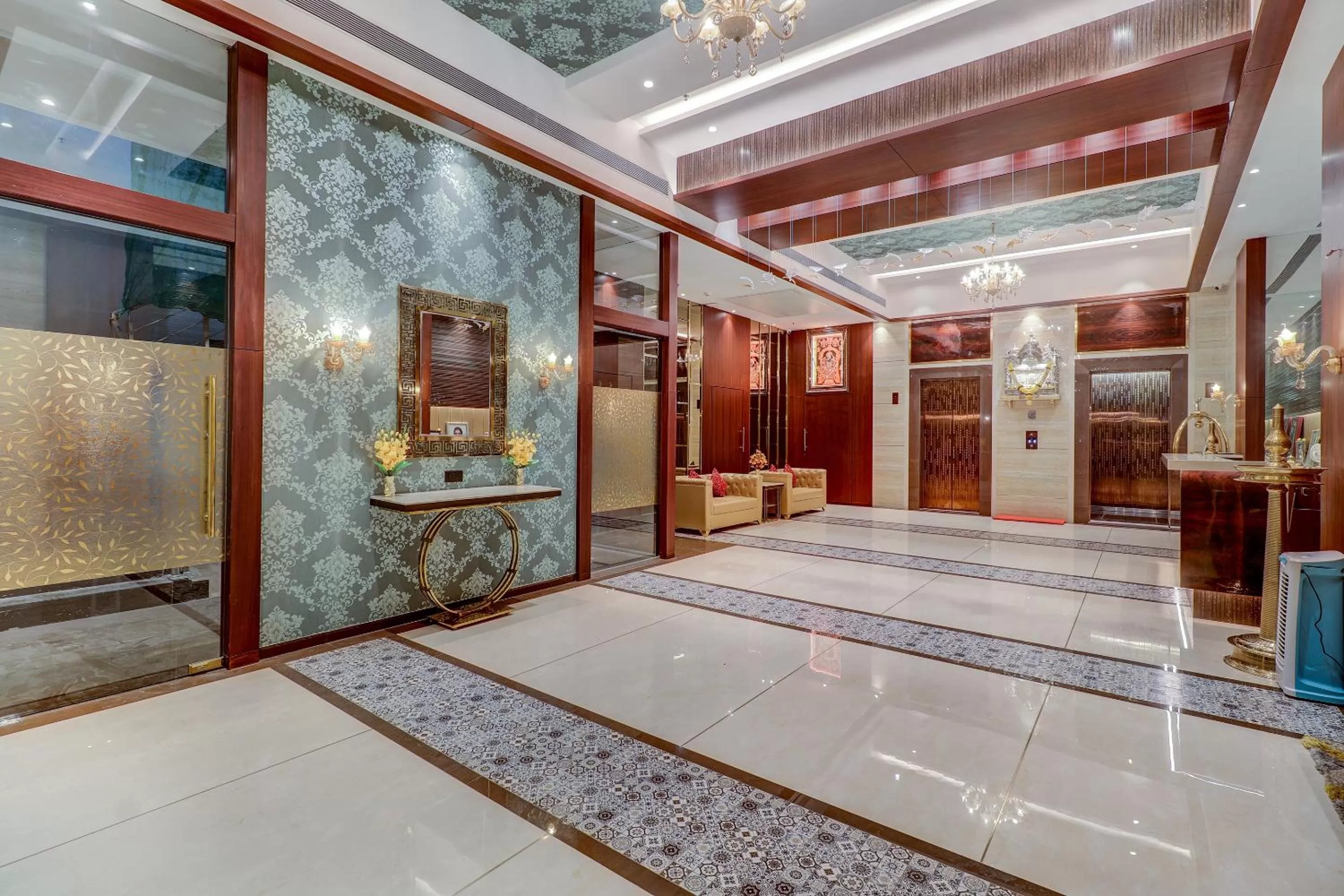 Lobby or reception in Hotel Gurudev Grand