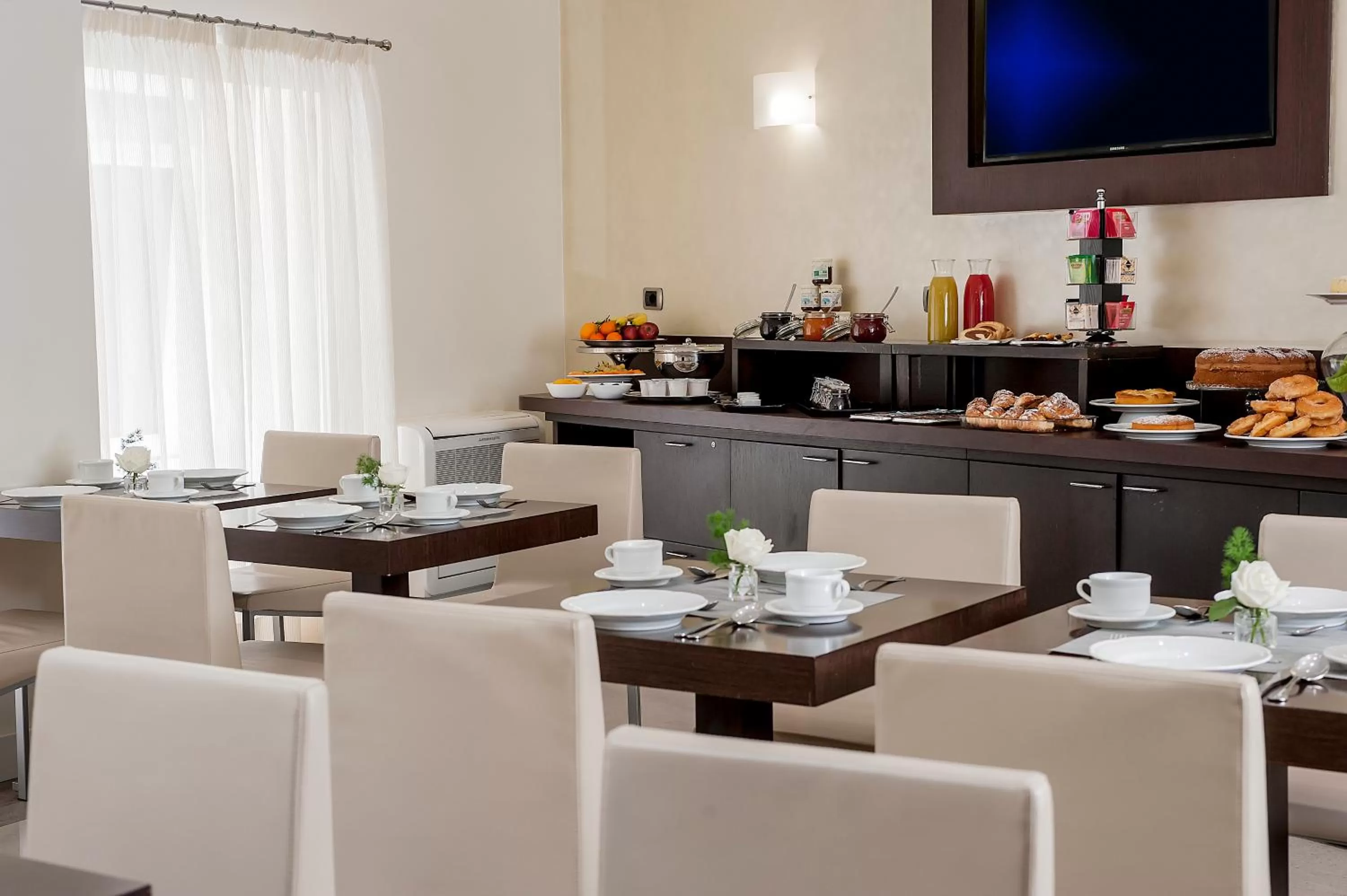 Food and drinks in Demetra Hotel