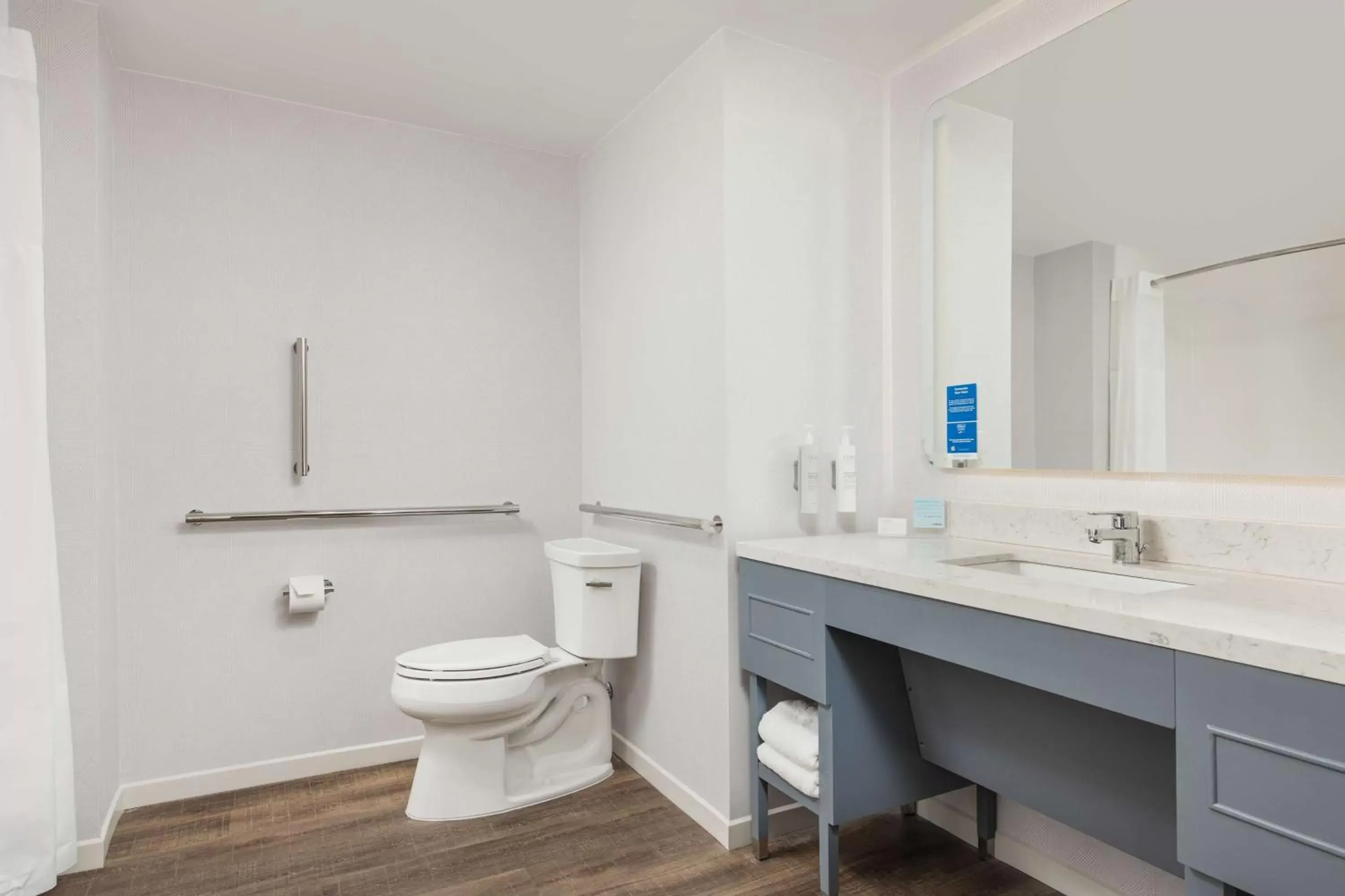 Deluxe King Suite - Mobility Access with Tub in Hampton Inn & Suites Huntsville Downtown, Al Deluxe King Suite - Mobility Access with Tub in Hampton Inn & Suites Huntsville Downtown, Al