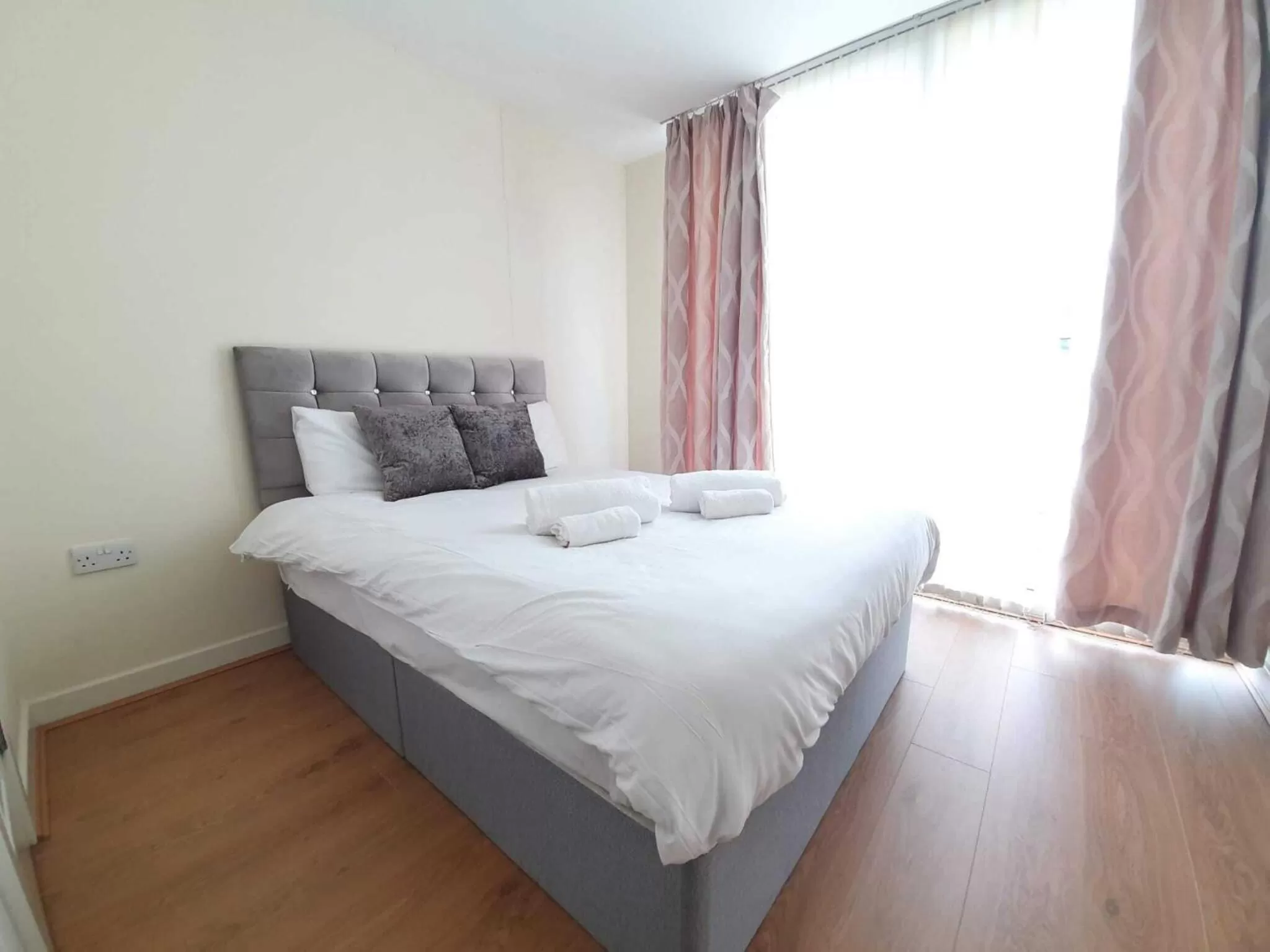 Bedroom, Bed in Dazzon Apartments - HUB - Central MK