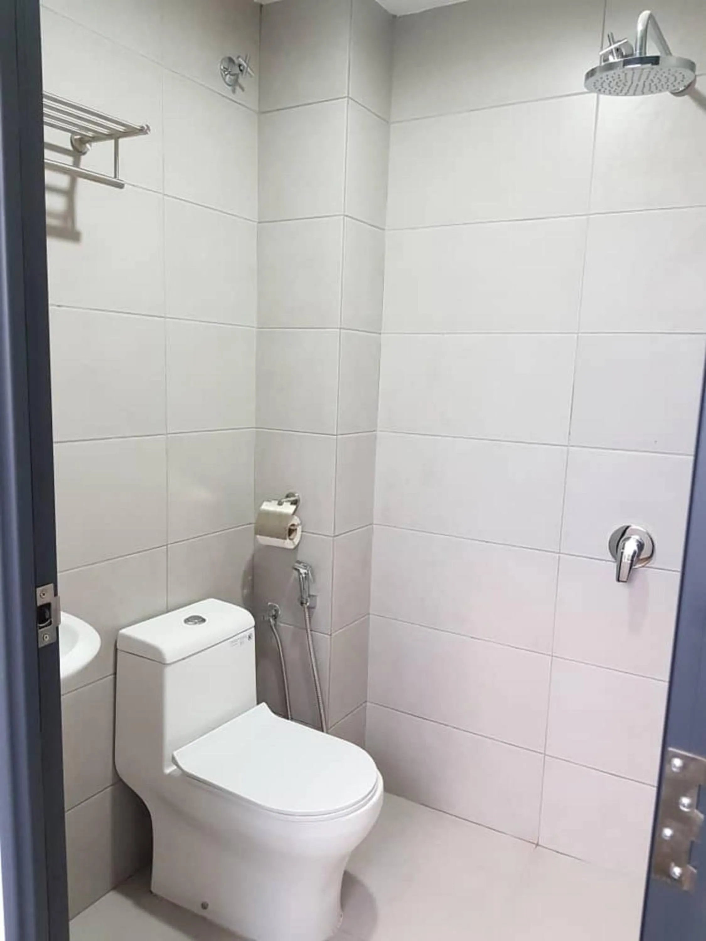 Bathroom in D'Metro Hotel