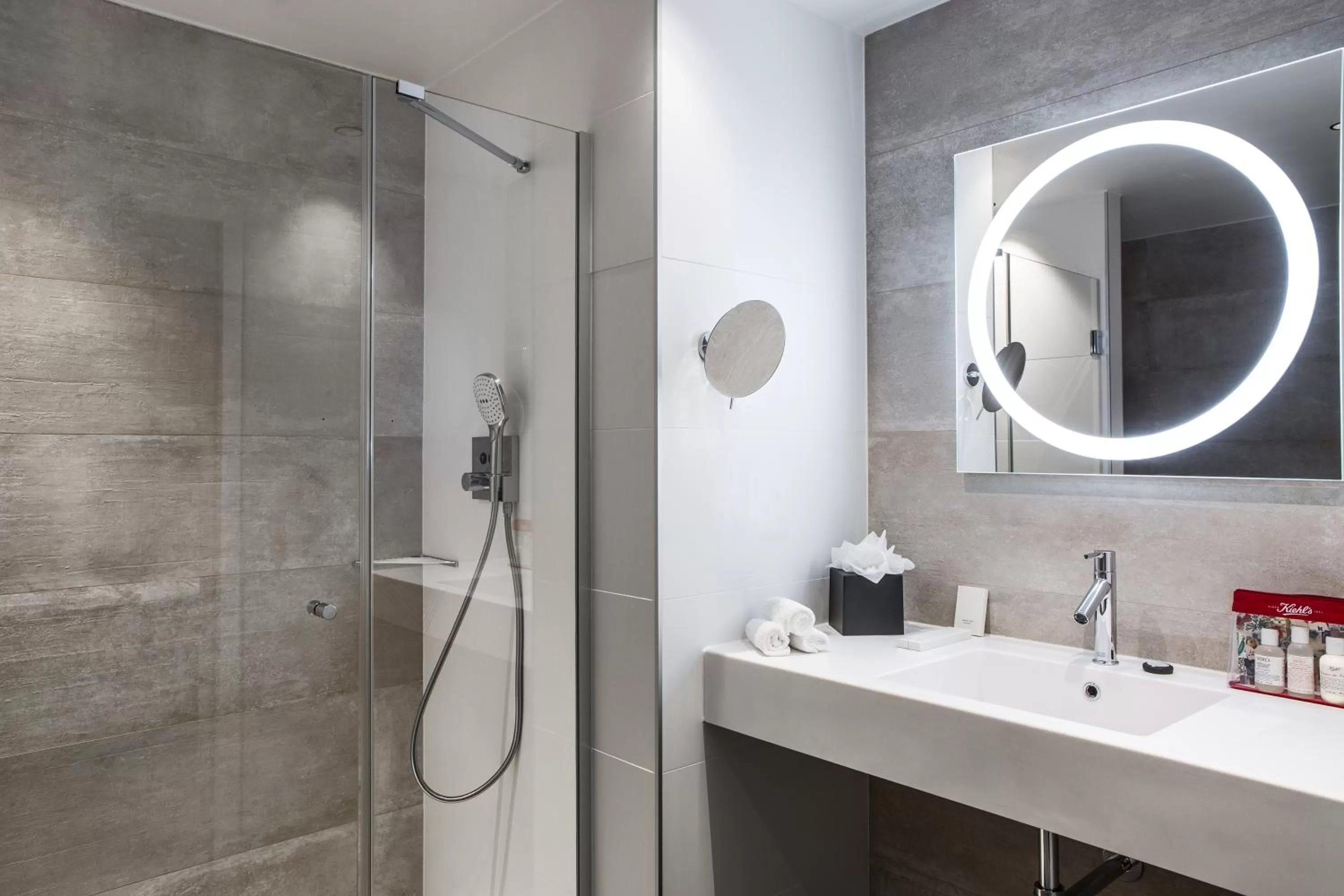 Bathroom in L'Imprimerie Hôtel