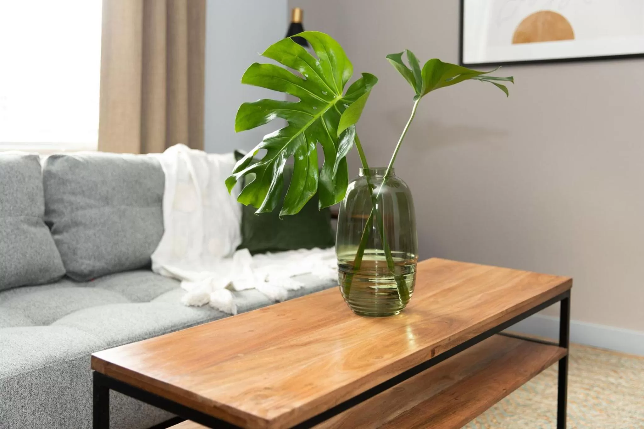 Living room in Placemakr Music Row - Vanderbilt