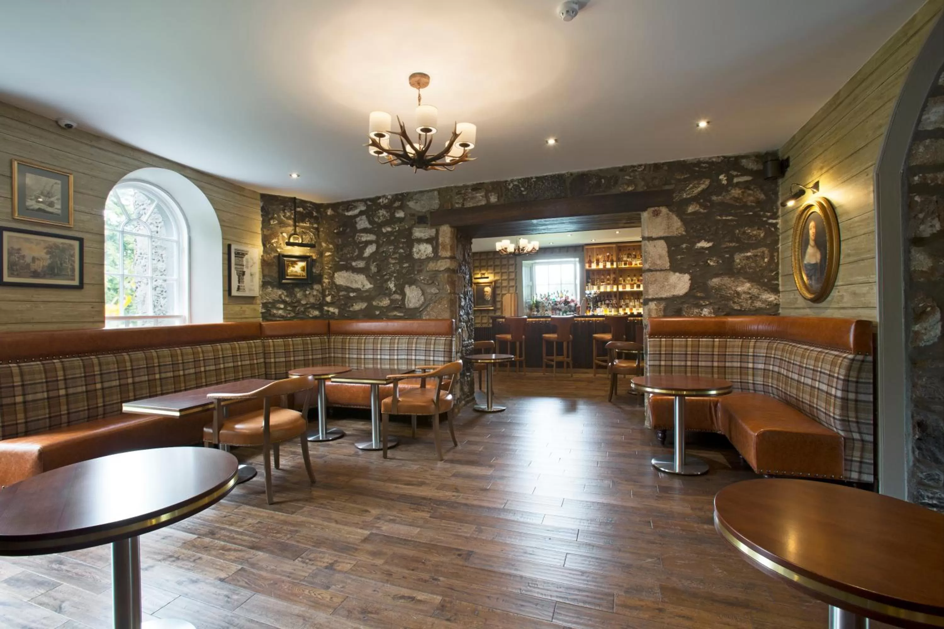 Lounge or bar in Meldrum House Hotel Golf And Country Estate