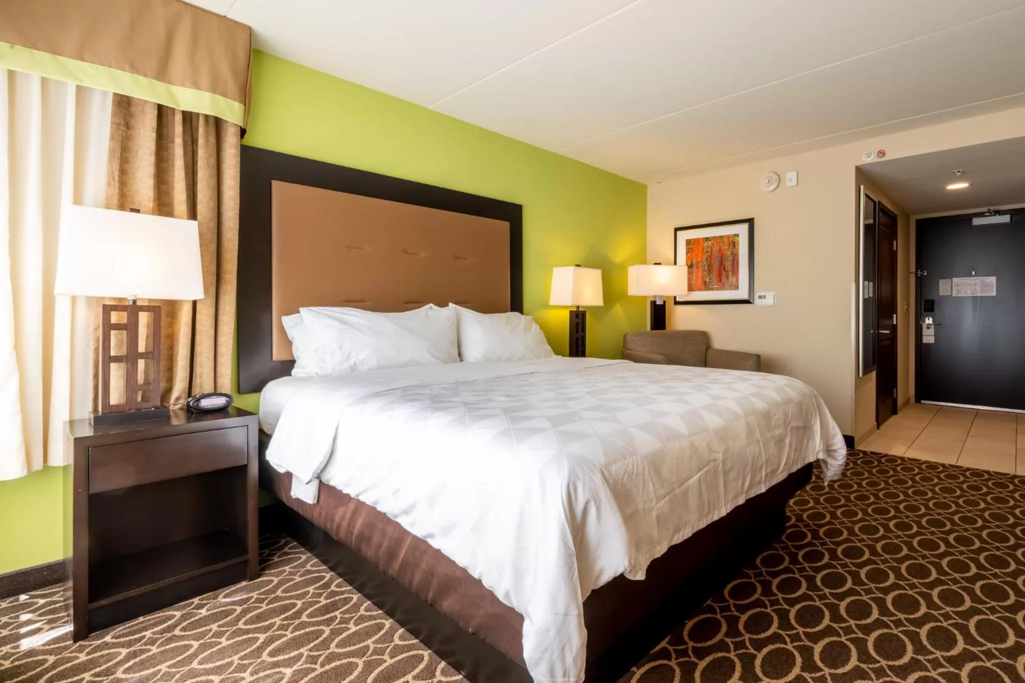 Photo of the whole room, Bed in Holiday Inn Murfreesboro by IHG