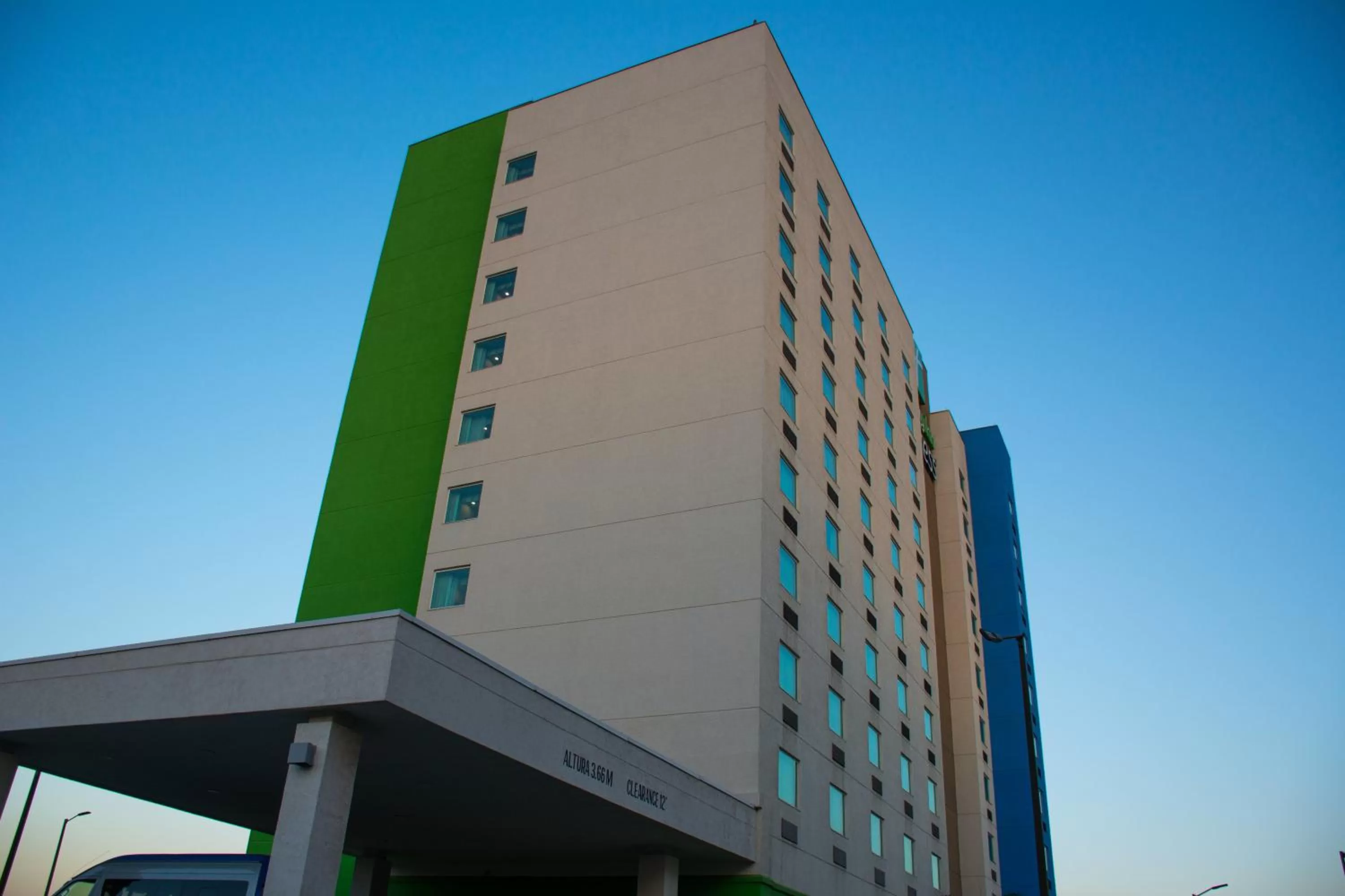 Property building in Holiday Inn Express Saltillo Zona Aeropuerto by IHG