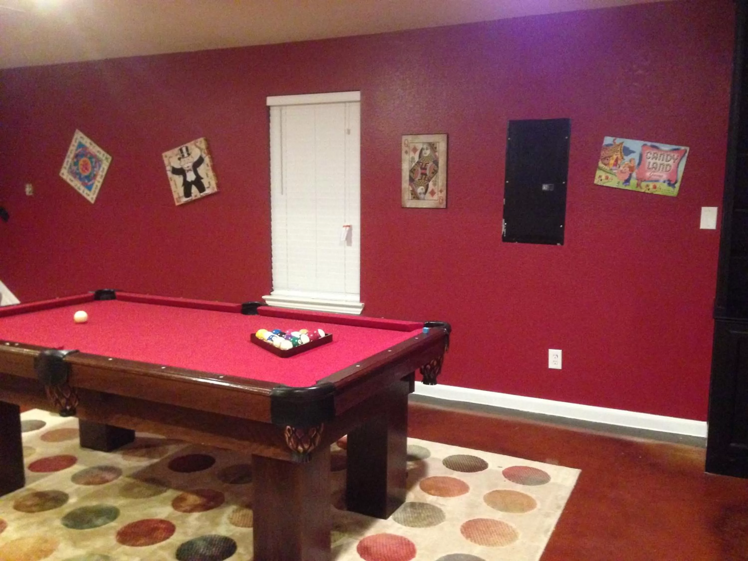 Billiard in Maple Creek Bed&Breakfast