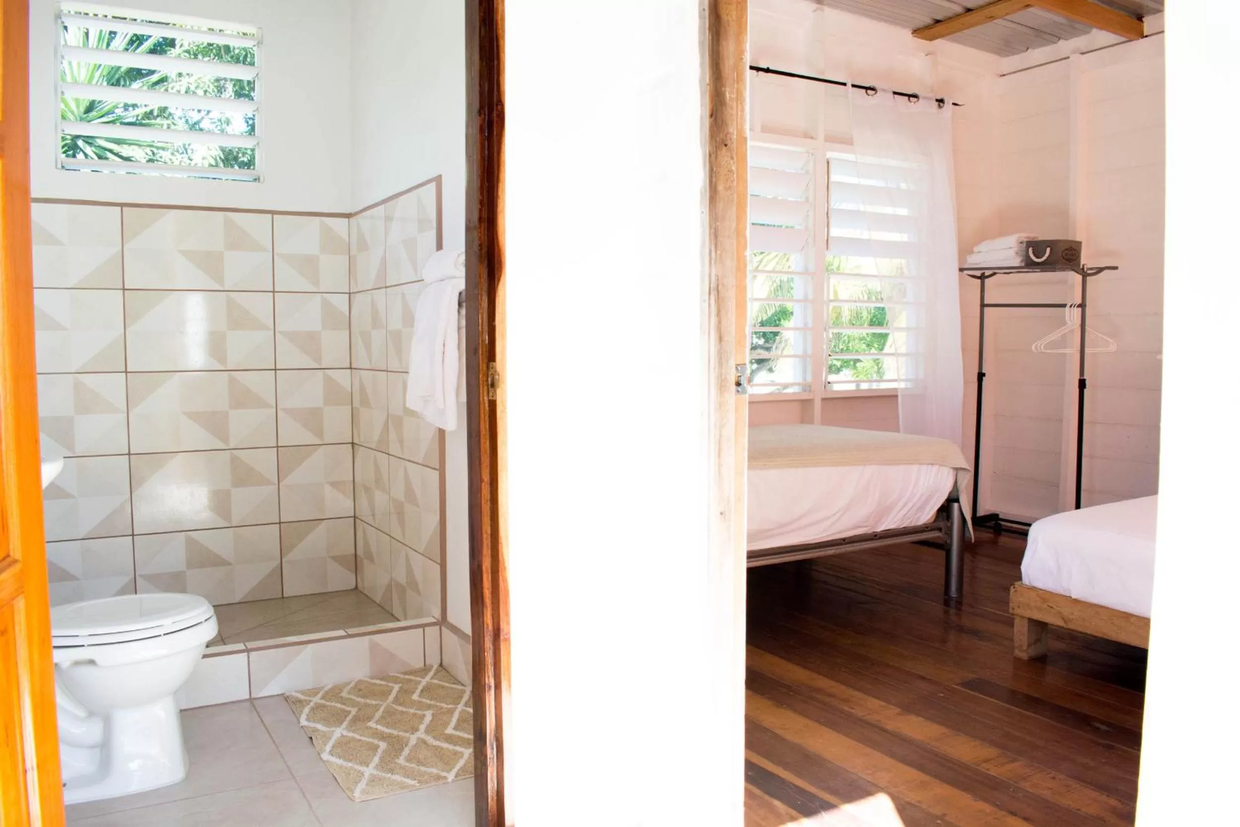 Shower, Bathroom in Horse Cottage