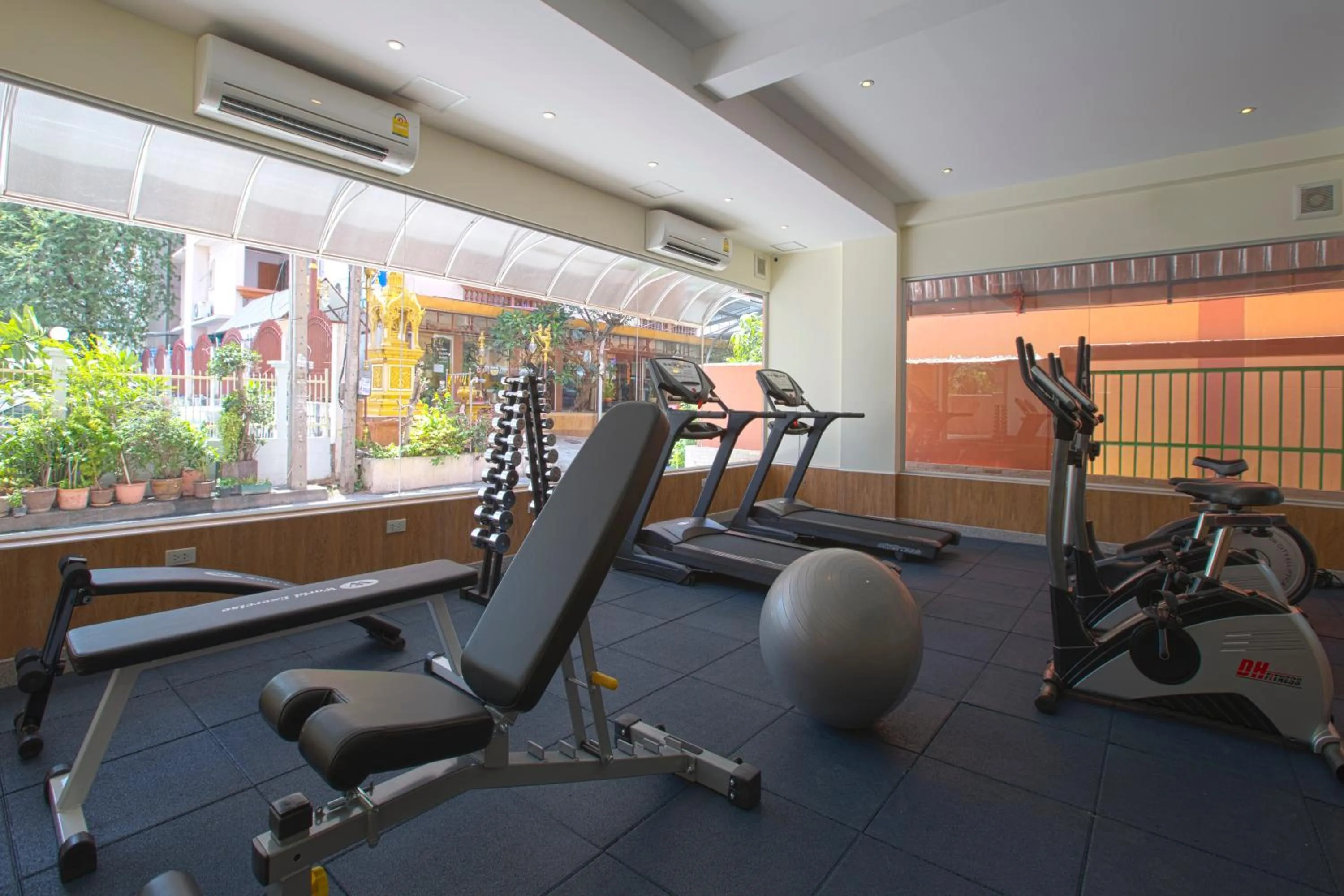 Fitness centre/facilities in KC Place Srinakarin