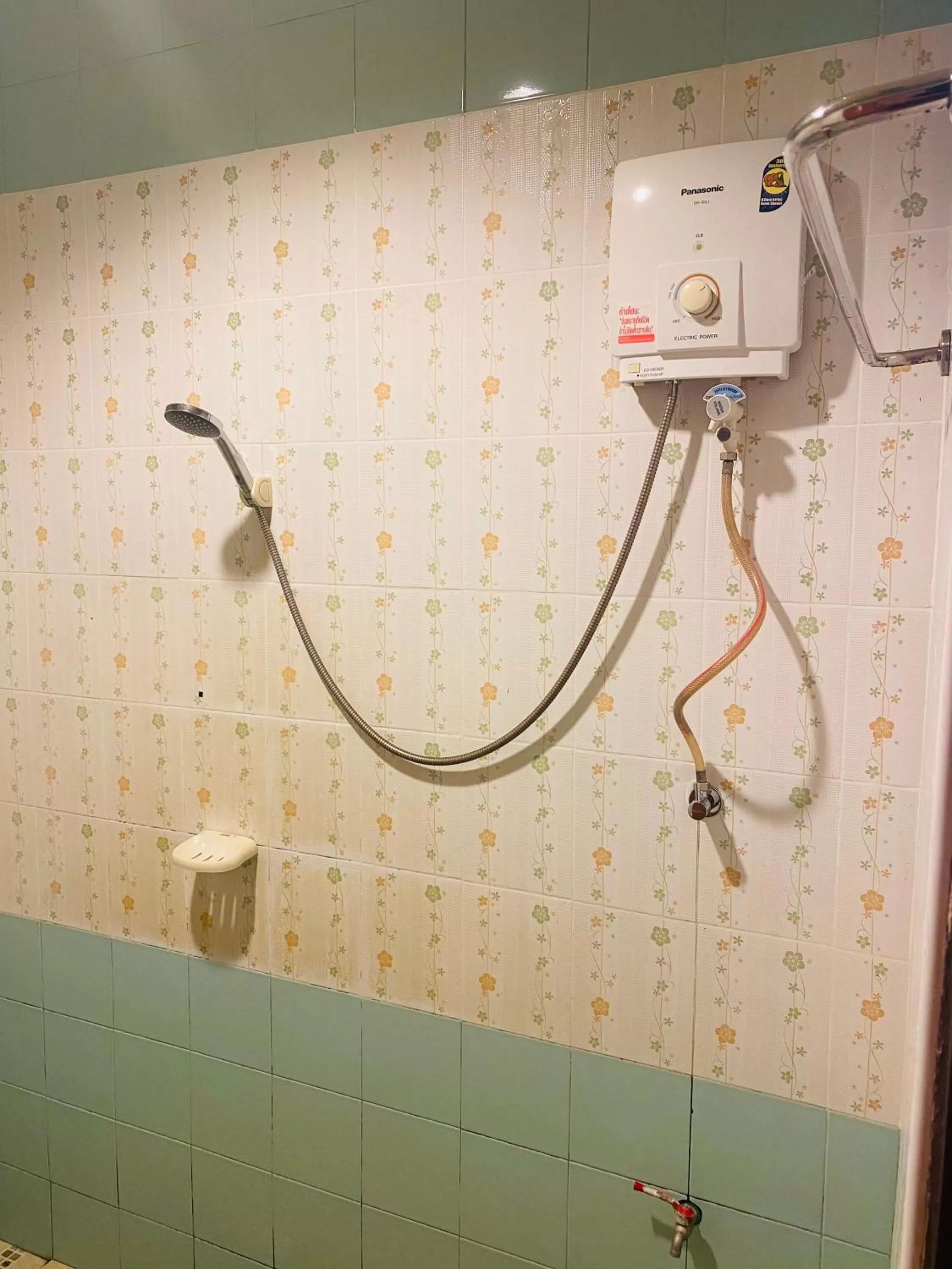 Shower in Kaibae Hut Resort