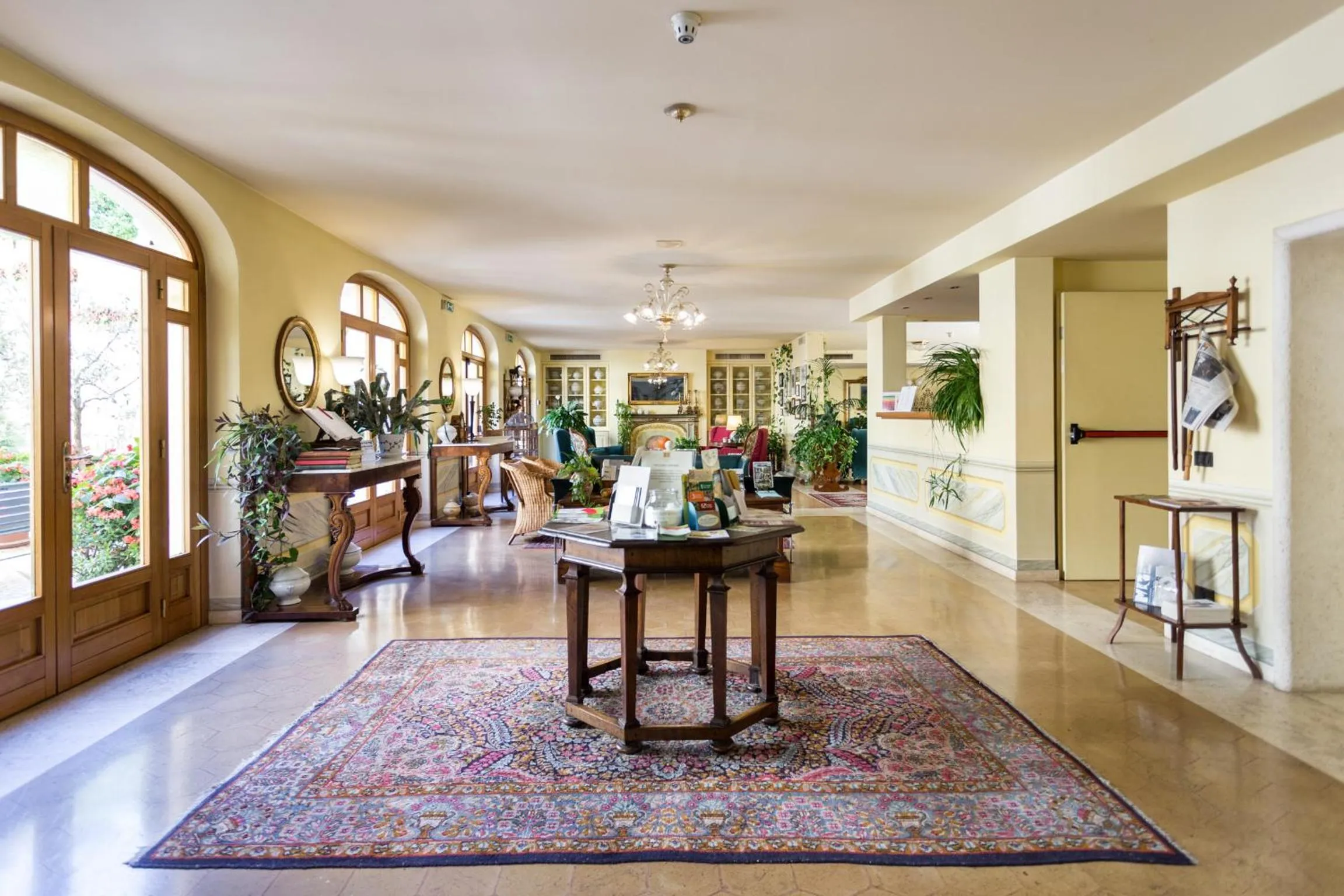 Lobby or reception in Hotel San Luca