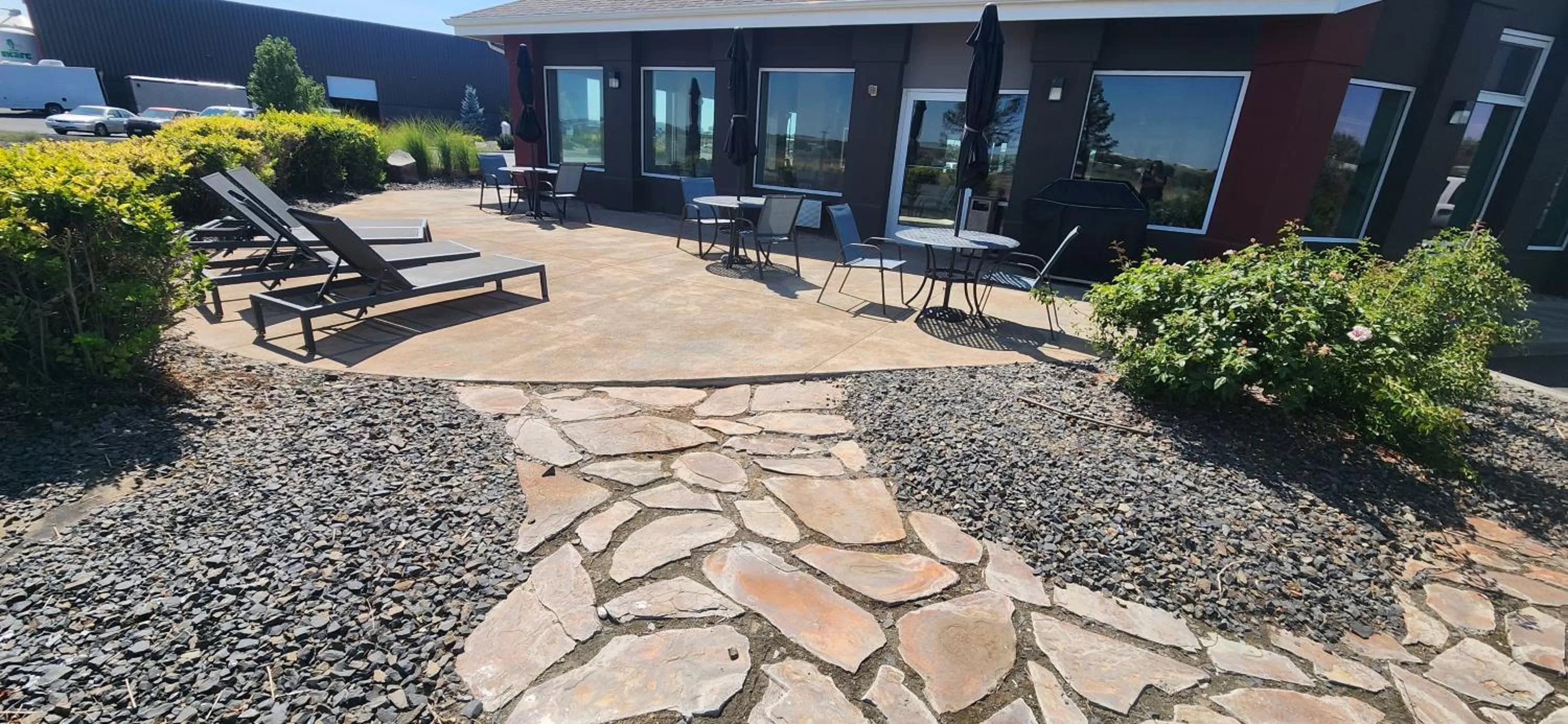 Patio in Ten Pin Inn & Suites